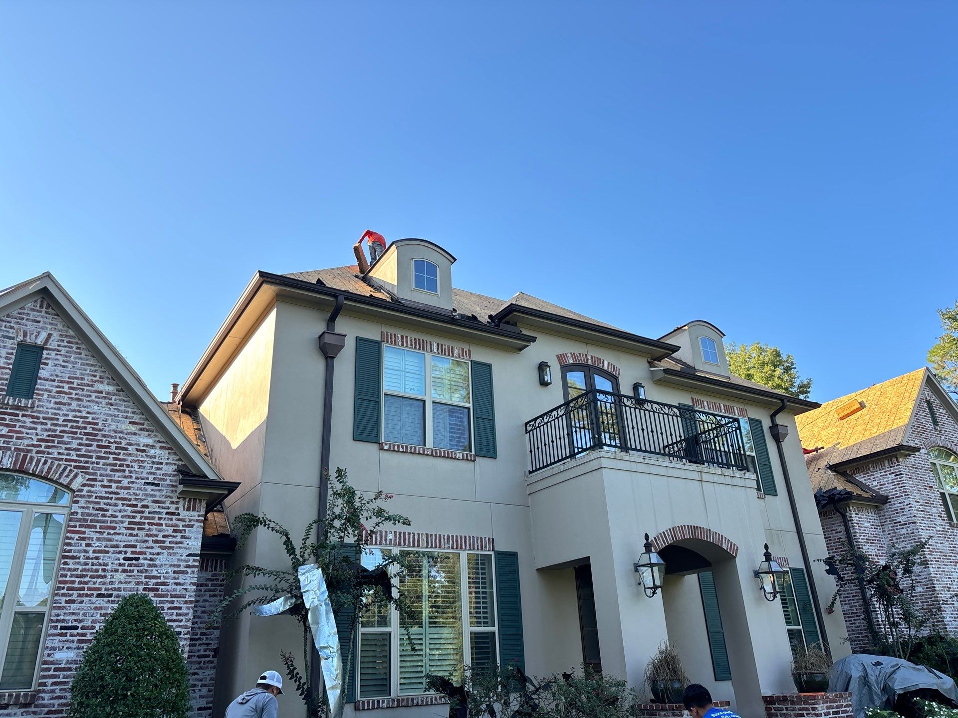 Residential Roofing Installation using Owen's Corning Duration (Lifetime) Shingles by Roof Repair Company