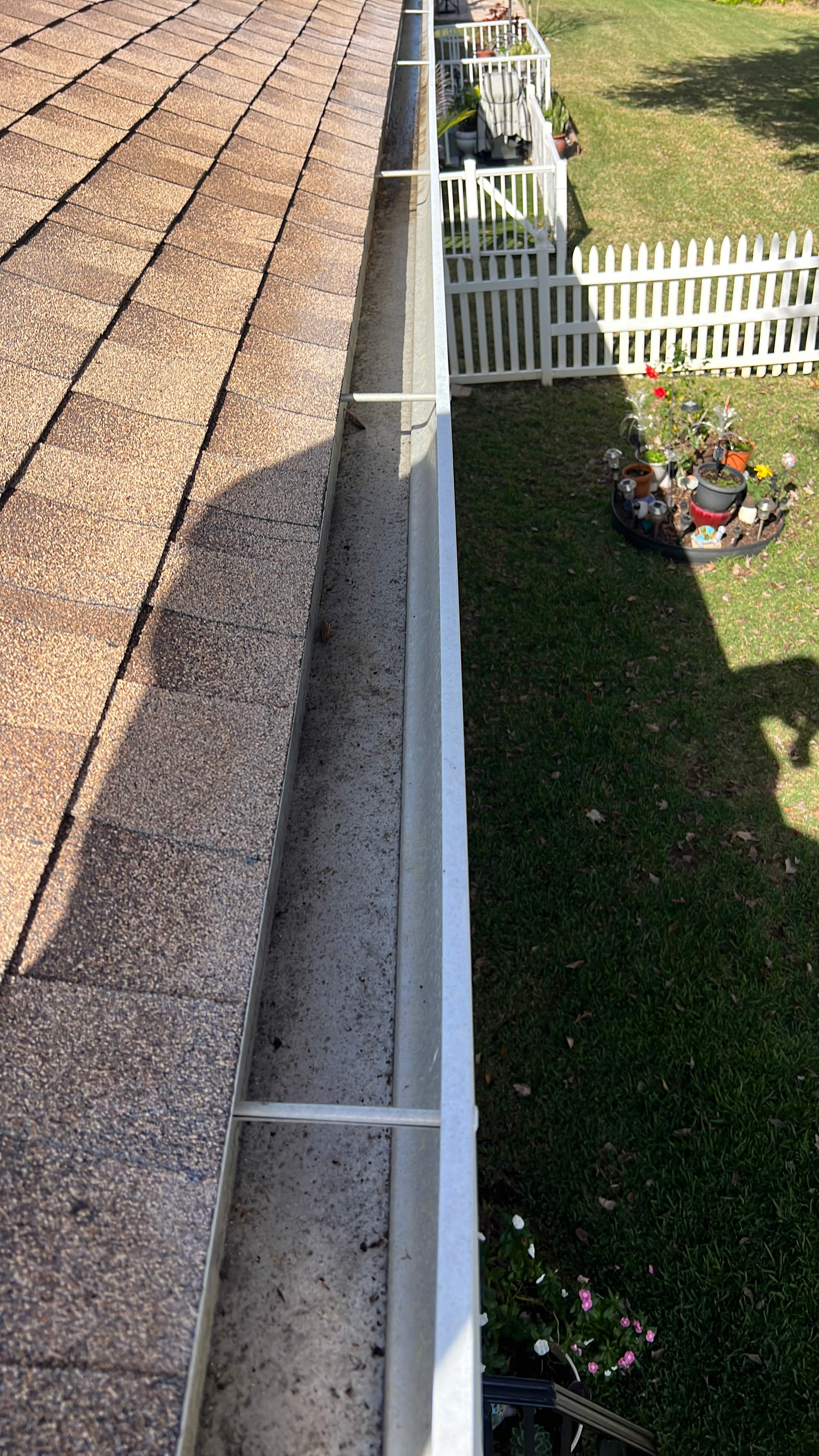 Oldsmar gutter cleaning job, job done at residential location