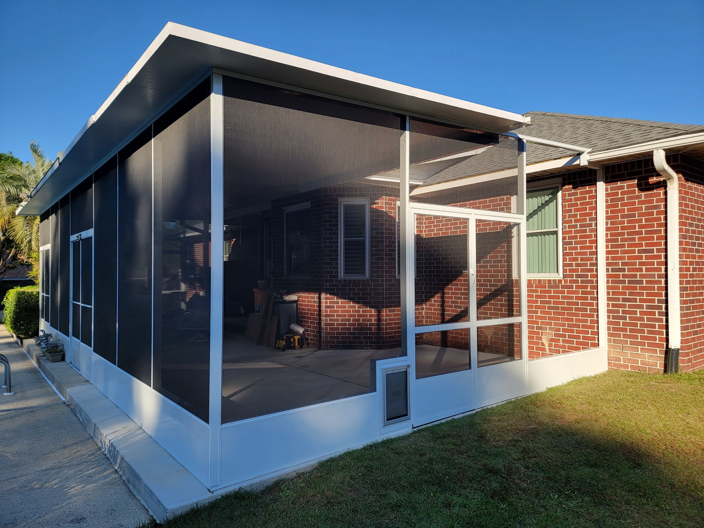Pensacola Screen Room Using Titan's Colorbeam by Titan Sunrooms