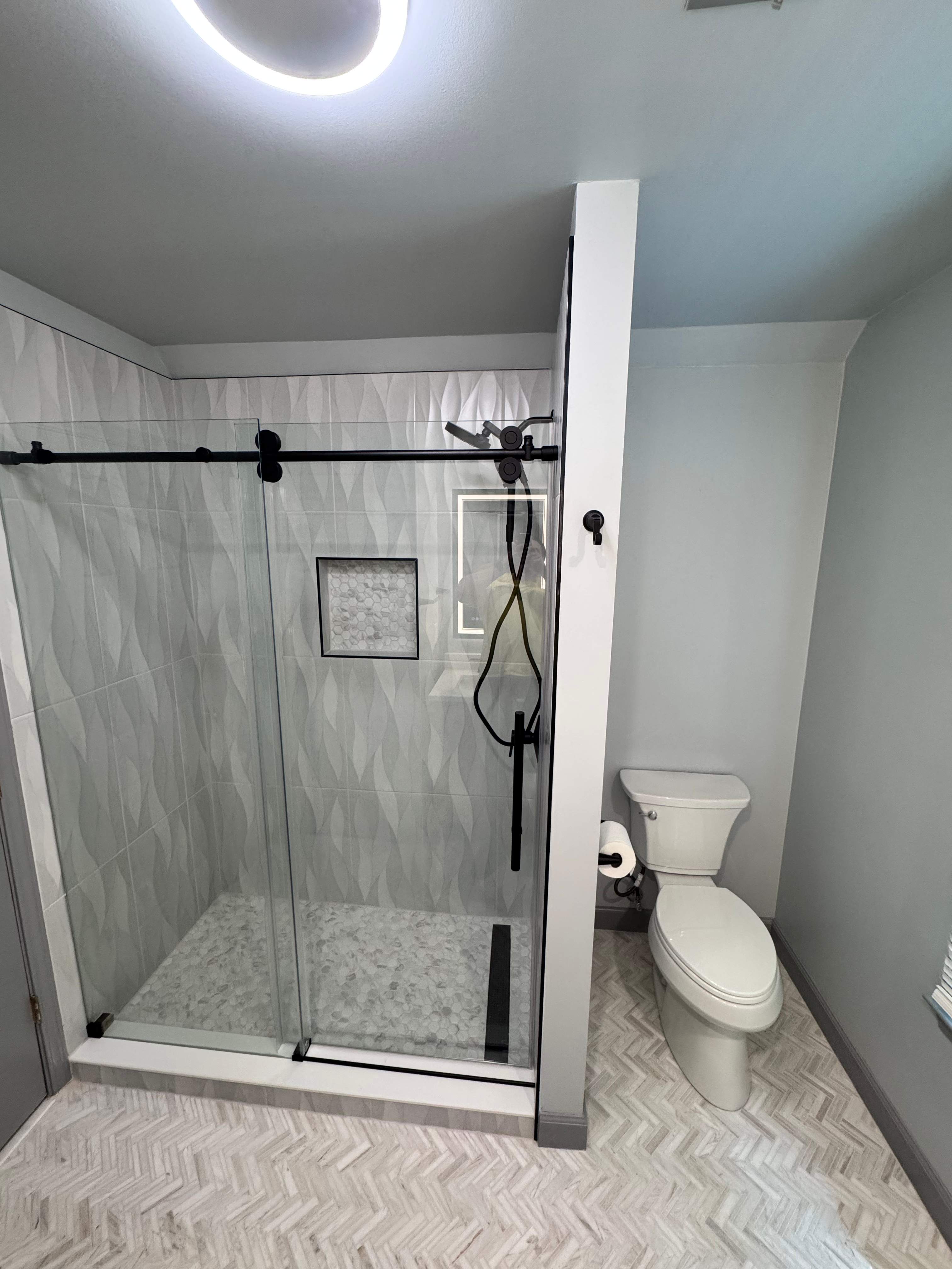 Guest bathroom renovation by Prudencio