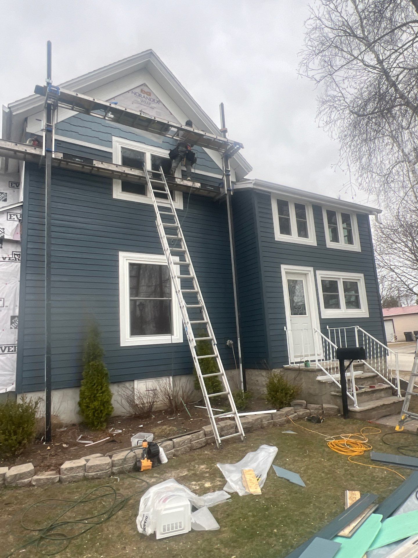 TAMMY'S DREAM HOME FIX UP!  by Gellings Roofing & Siding