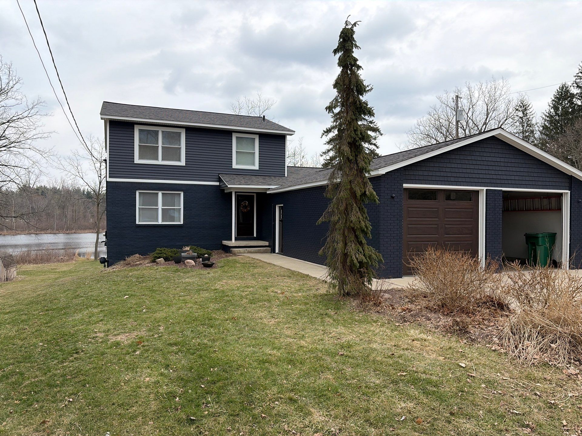 Siding Replacement using Alside Charter Oak D4.5" by 180 Contractors