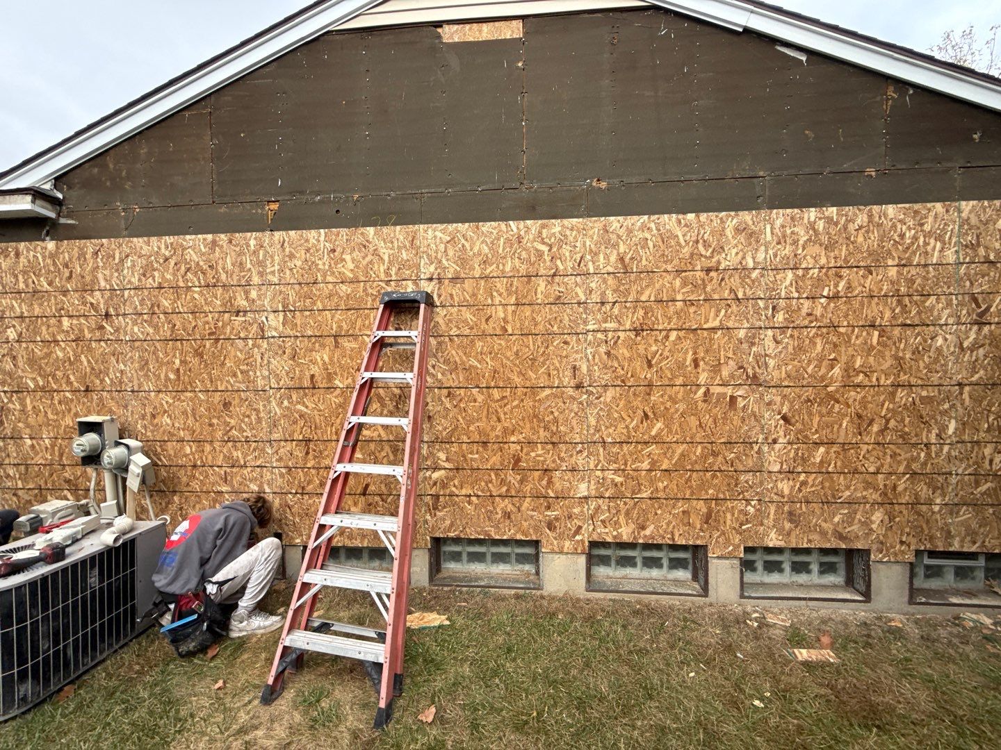 Siding Replacement using Alside S7 Cedar Mill Grain Cape Cod Grey by 180 Contractors