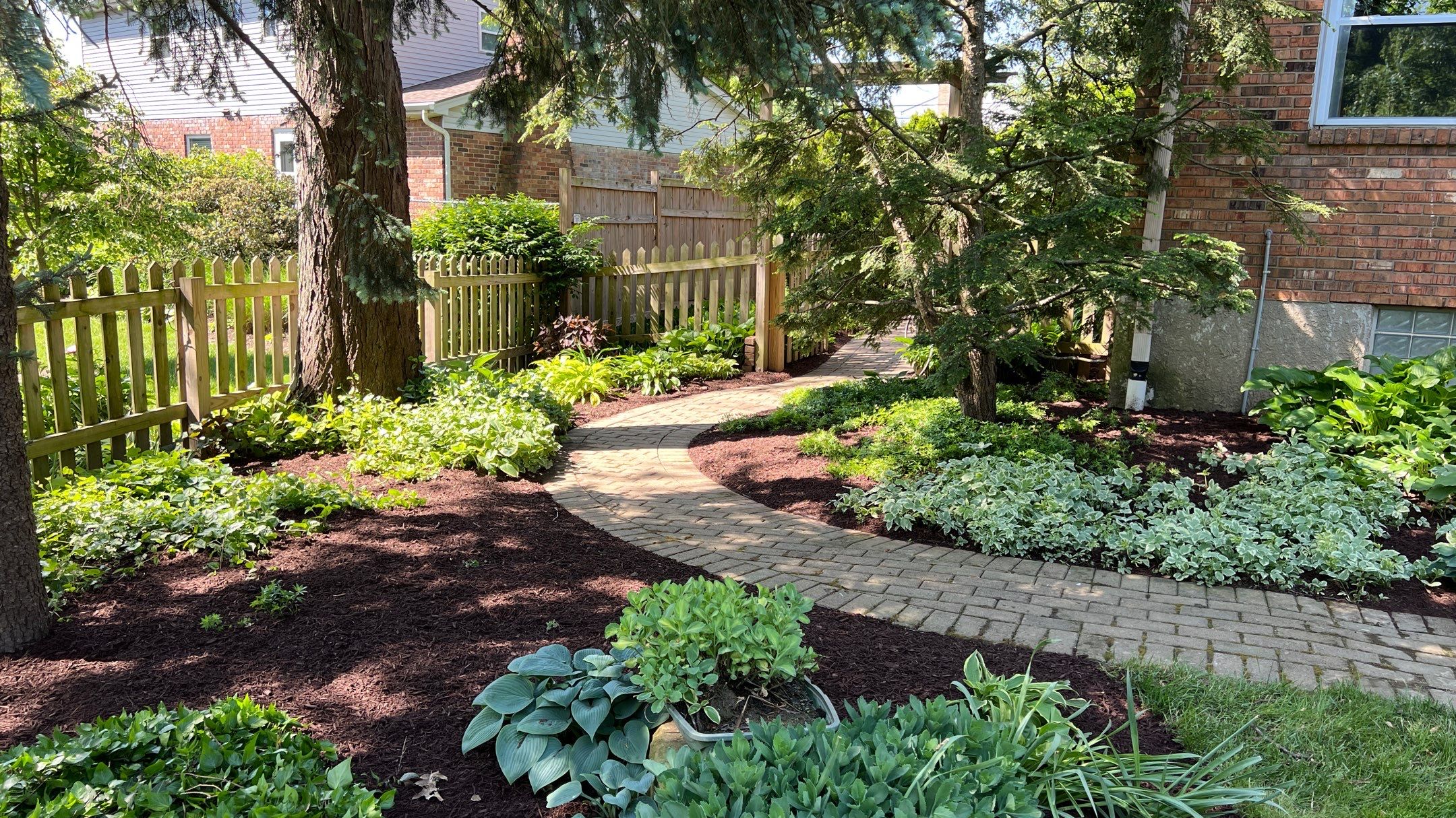 Spring Clean Up, Edge, Prune, & Mulch by Reisenberg’s Lawn & Landscape, LLC