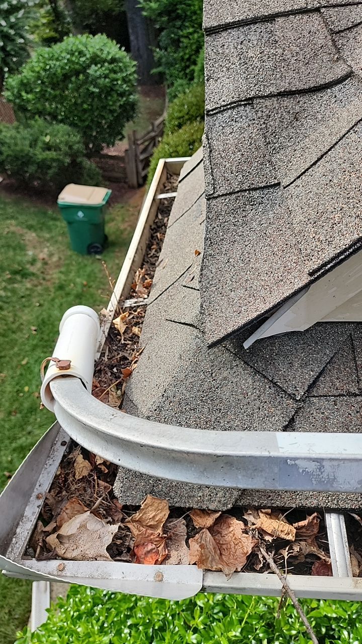 House Wash using cleaner by Power Wash Masters LLC