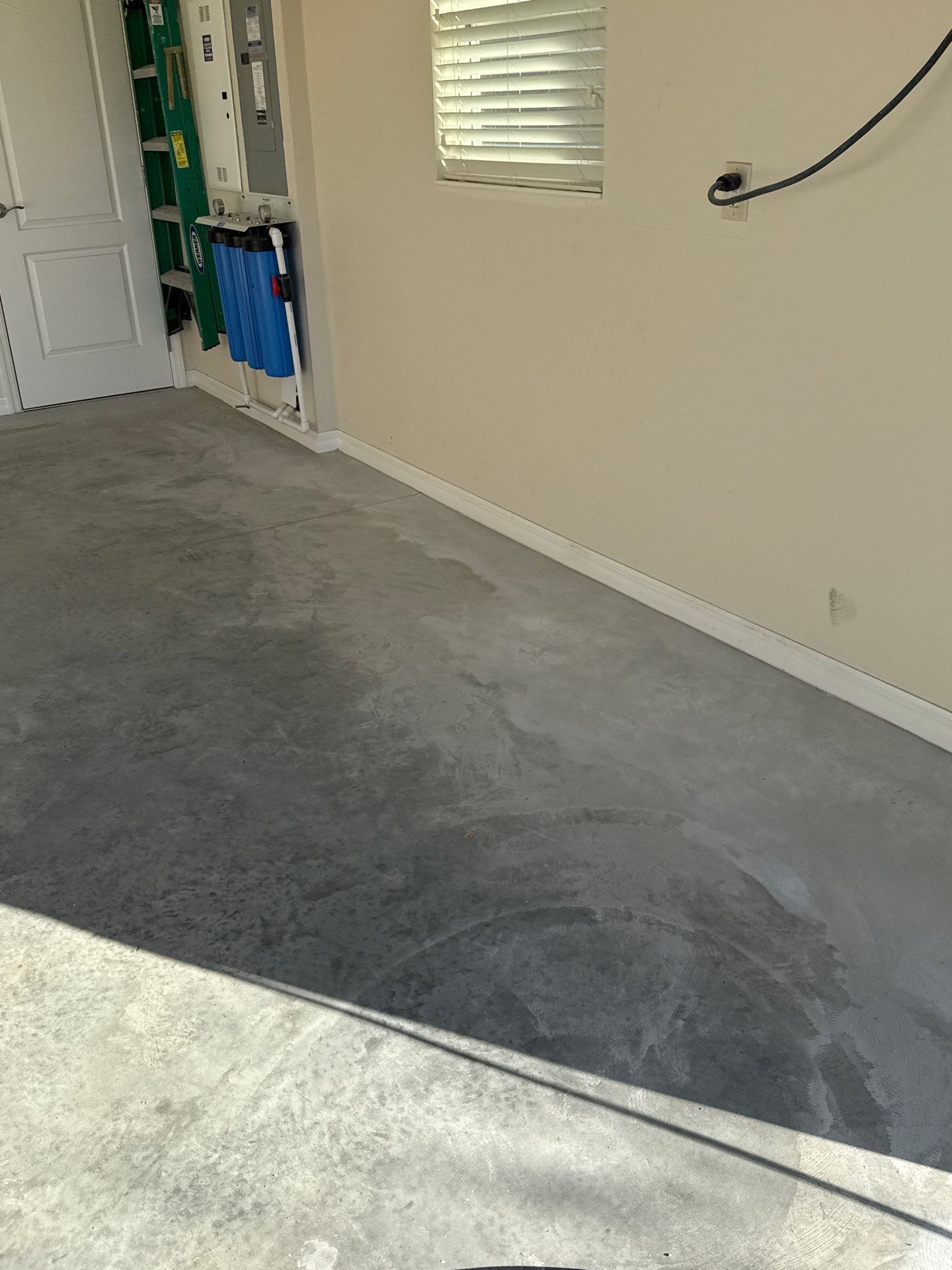 Garage Pebble Beach by Innovative Concrete Coatings 