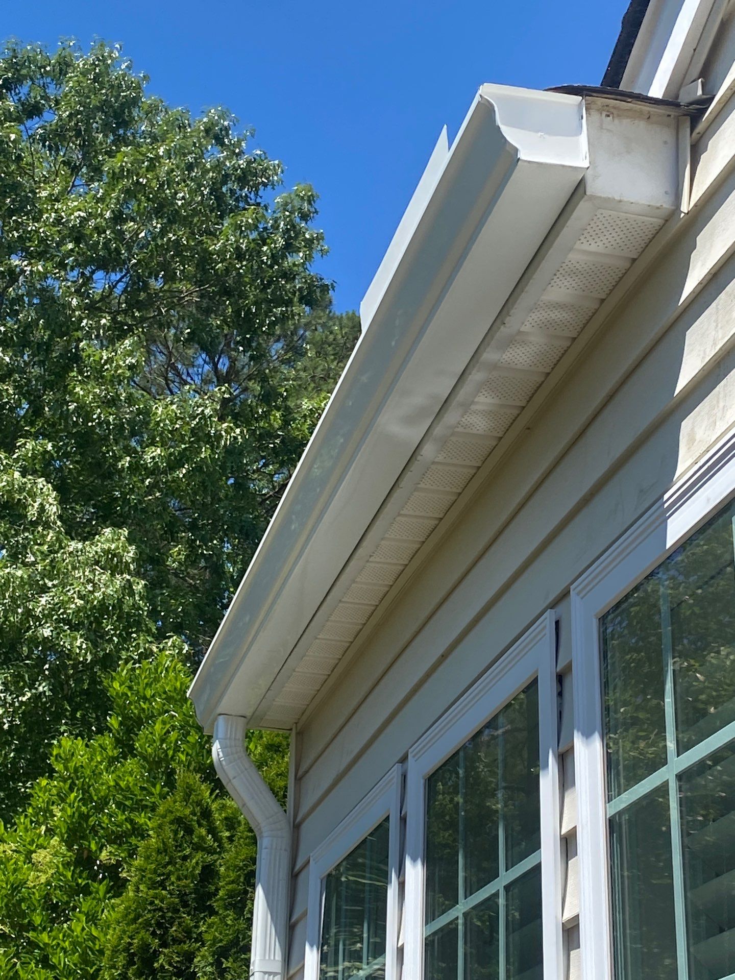 GAF Timberline HDZ Weathered Wood - 5” white gutters by Pro Performance Roofing