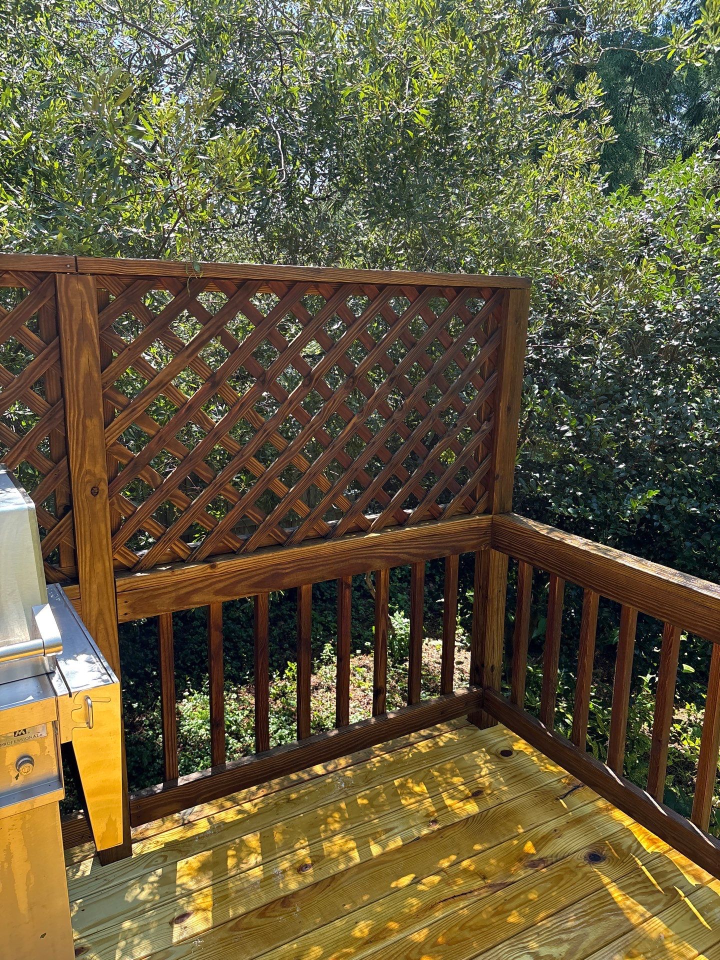 Wood Deck using Wood Sealant by DuraSeal