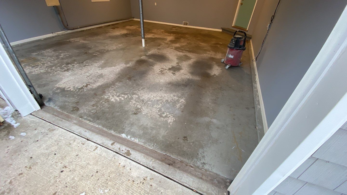 Garage using Domino  by Select Painting, Coatings & Garage Cabinets