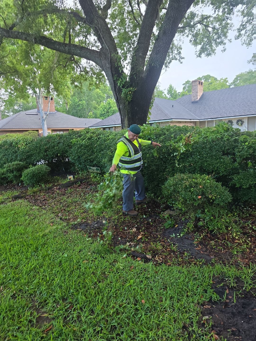 Deerwood Resident | Mulch Install & Clean-Up by ProGreen Services