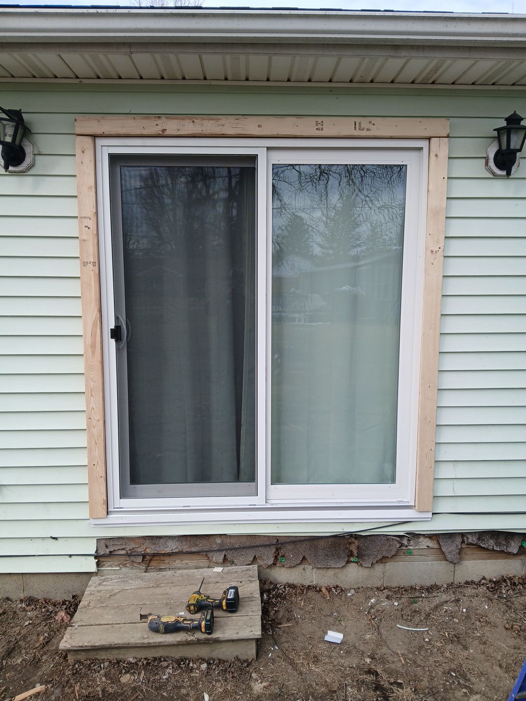 16 Replacement Window & 1 Sliding Patio Door Project - Van Wert, Oh 45891 by Window World Of Fort Wayne
