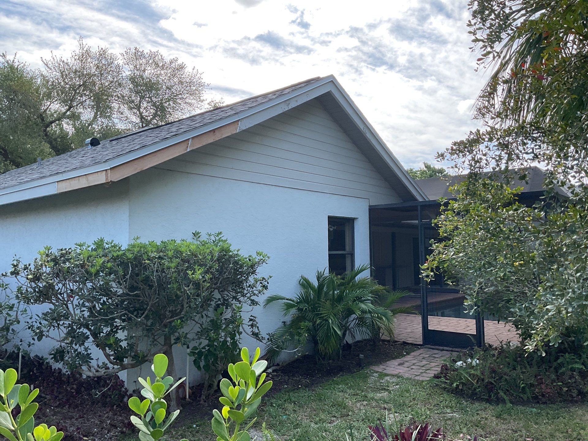 Gutter Guard System for a Leaf-Free Home in Sarasota FL by Gutter Professors