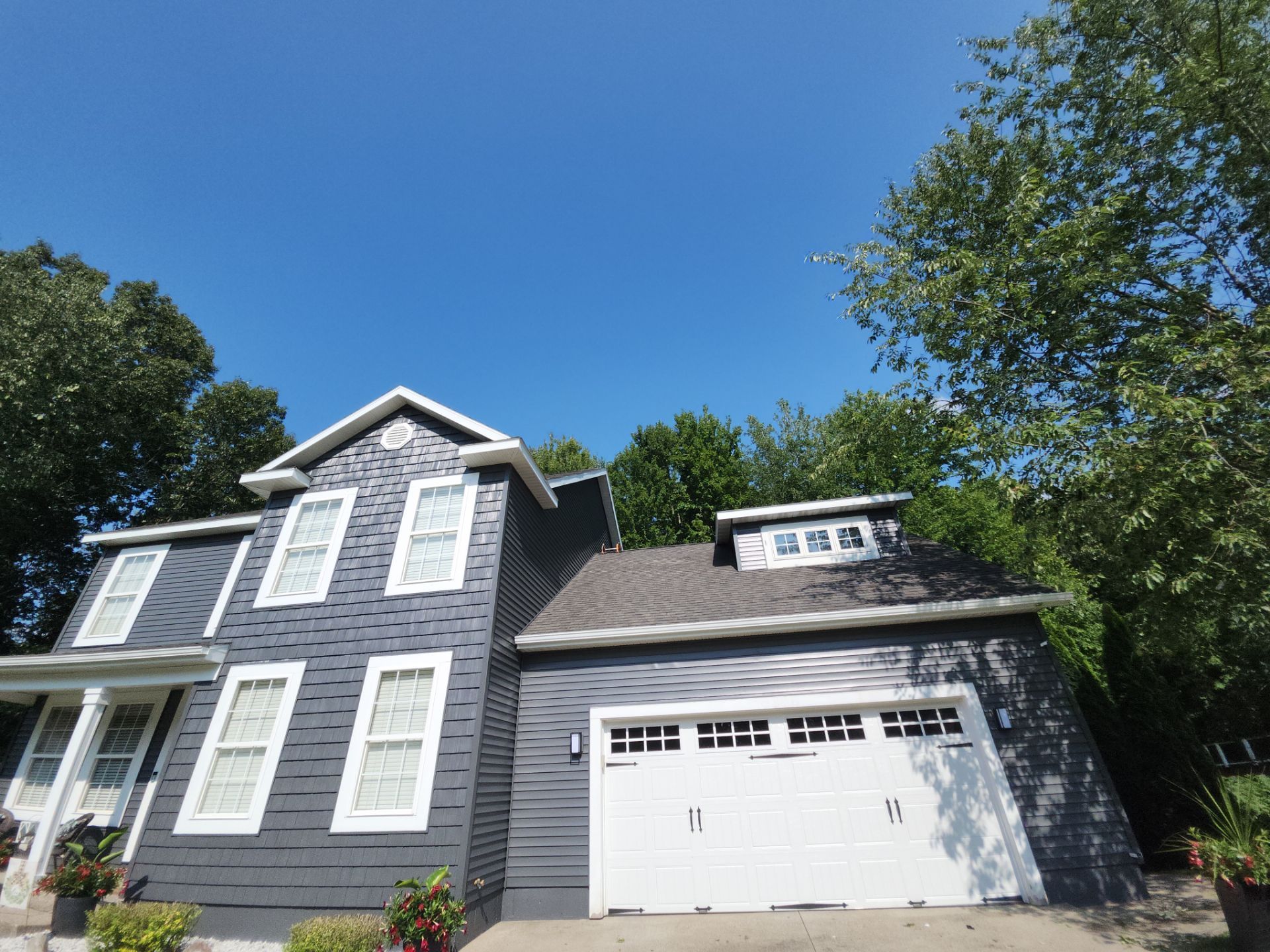 Exterior home painting. by Gordon Painting