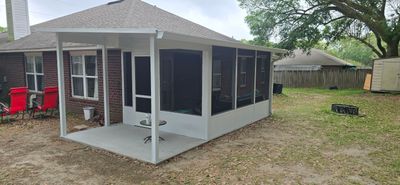 Screen Room w/Adjacent Patio Cover