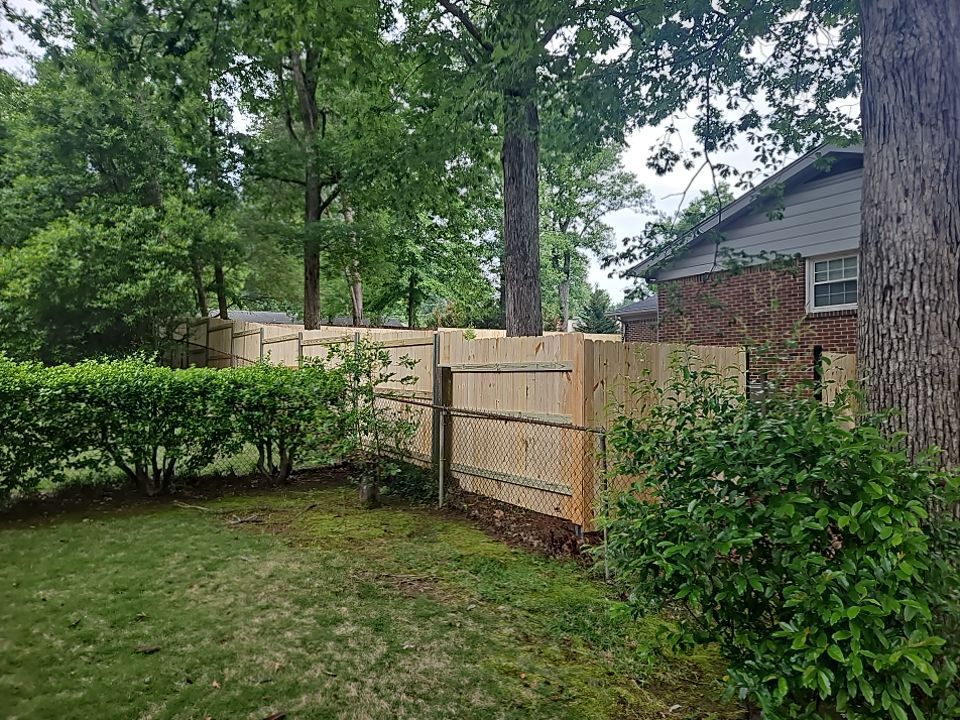 Royal Knoll Lane - Fence Installation  by Pillar and Pine