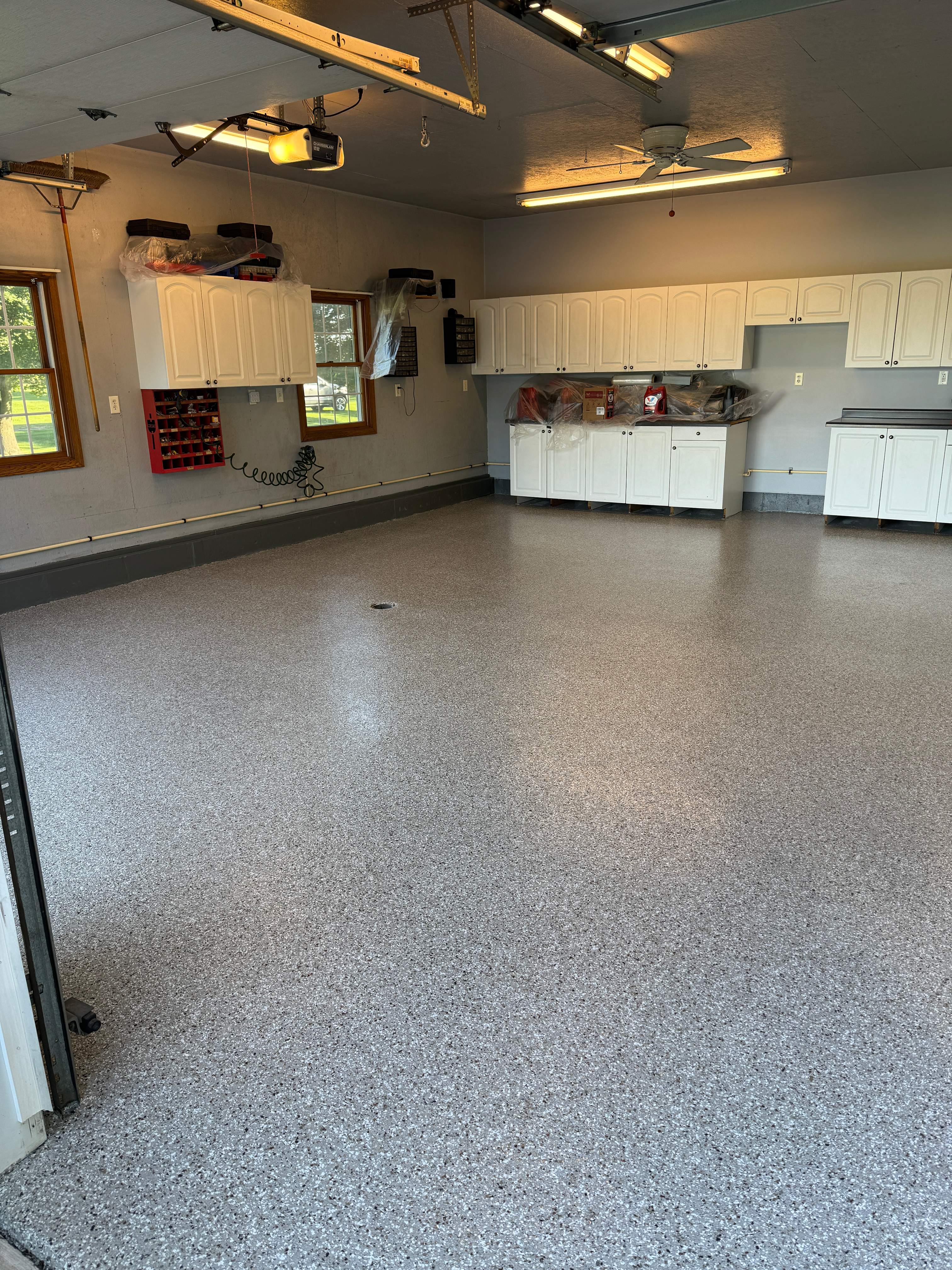 Creekbed Garage Lostant by Loud Bros