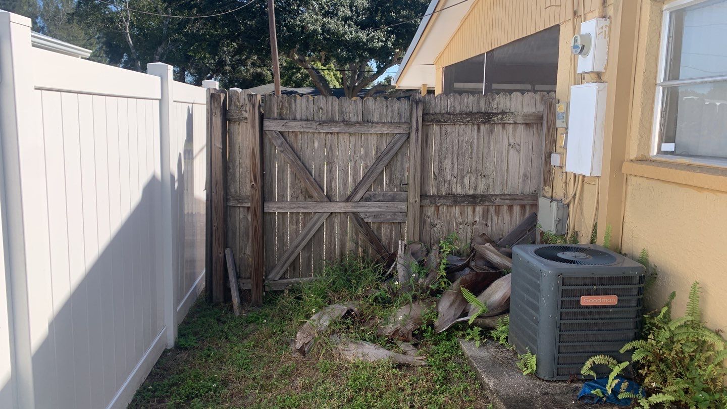 Sarasota, FL 6 ft. Tall White Privacy Fence  by Asap fence and gates, LLC