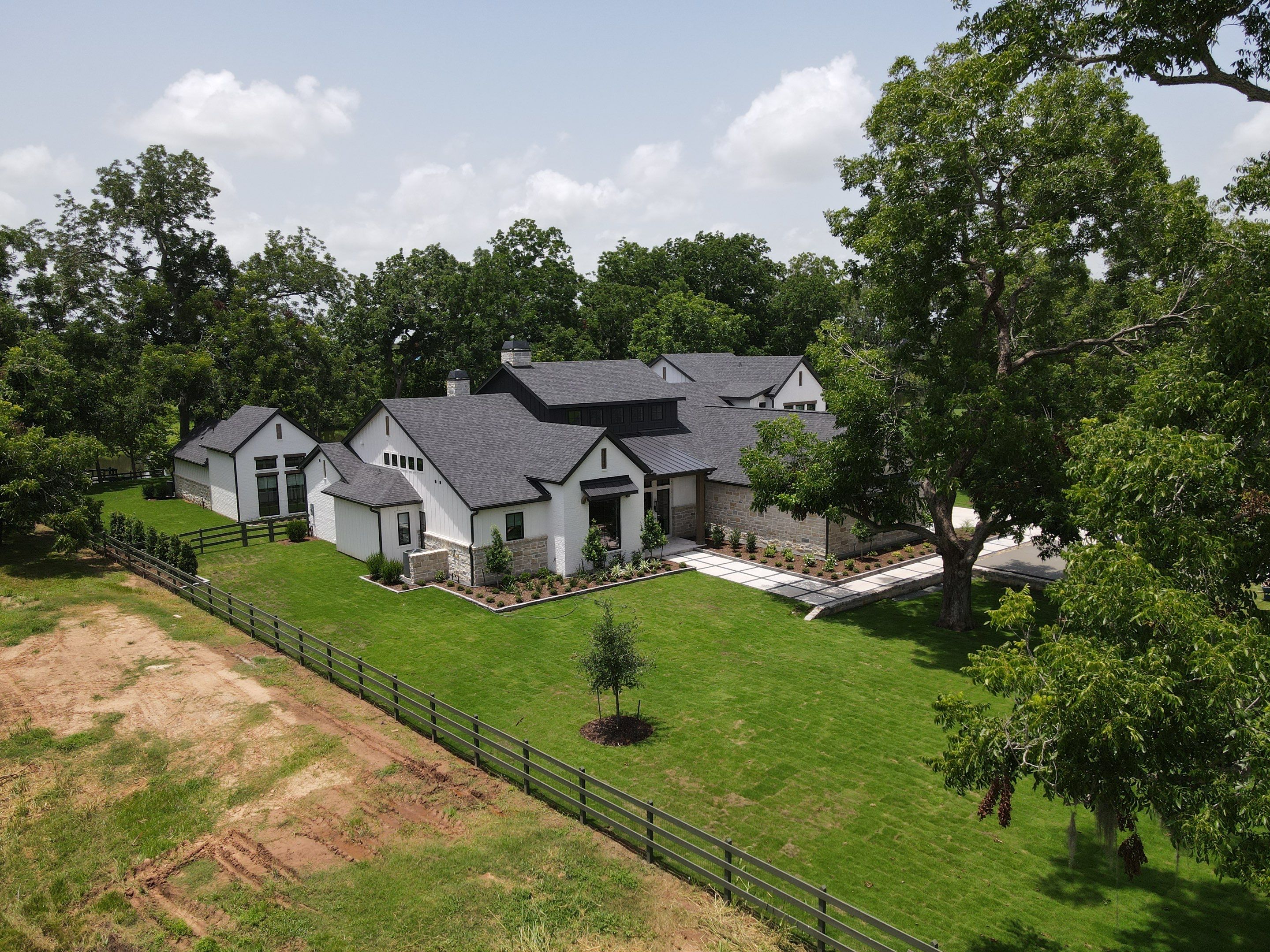 Sleek Design in Fulshear TX by Level 7 Companies