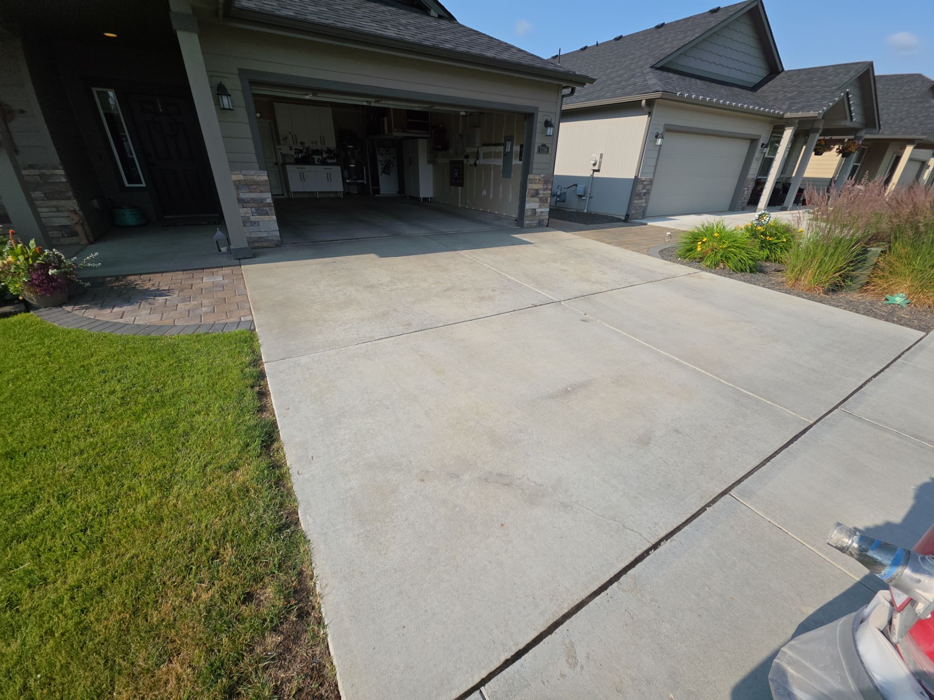 Driveway in Quartzite Hybrid by Croc Coatings, LLC
