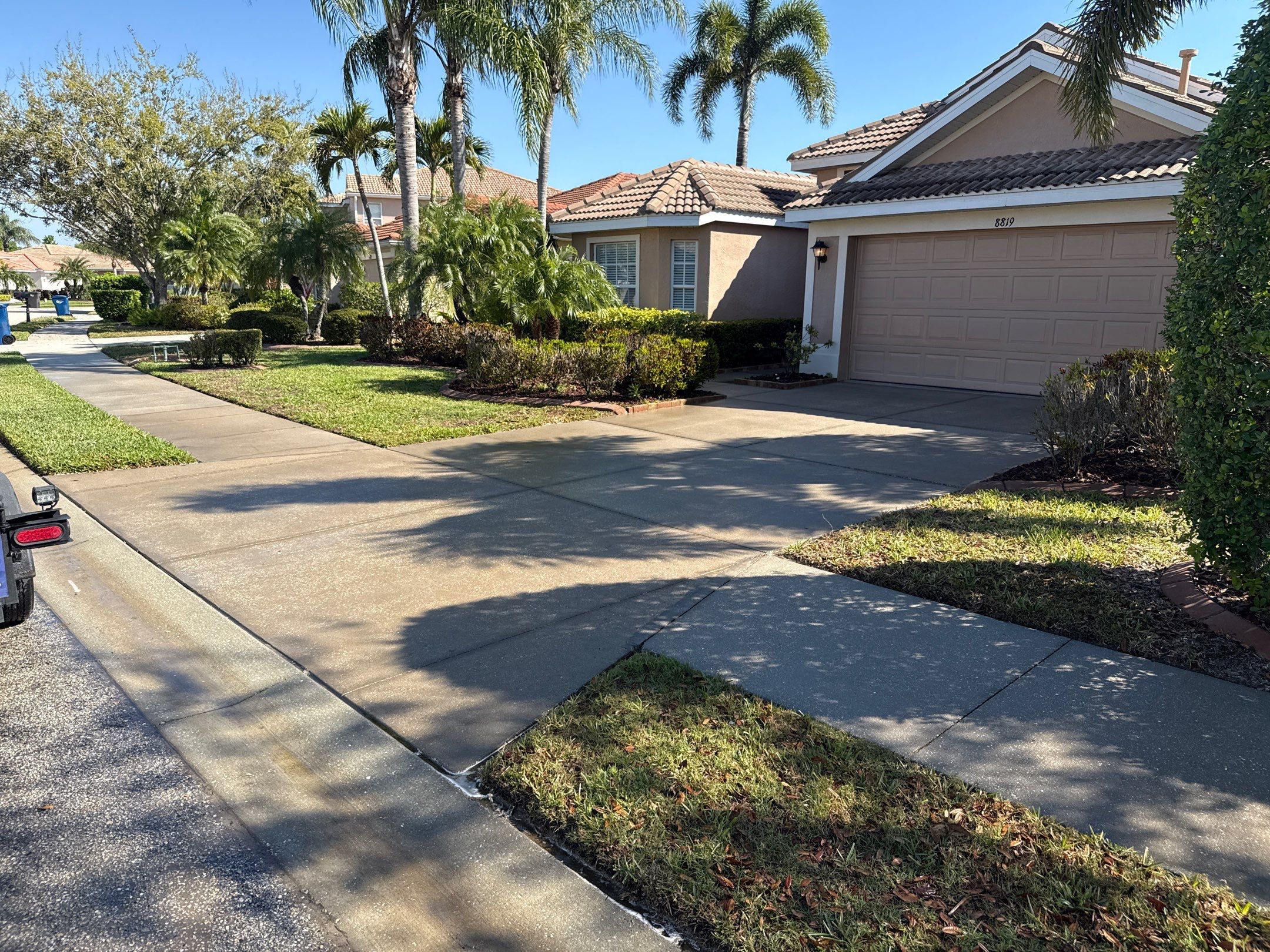 Driveway, Pool Deck & Lanai Cleaning – Heritage Harbour Golf Club, Bradenton, FL by Sunshine AquaWash