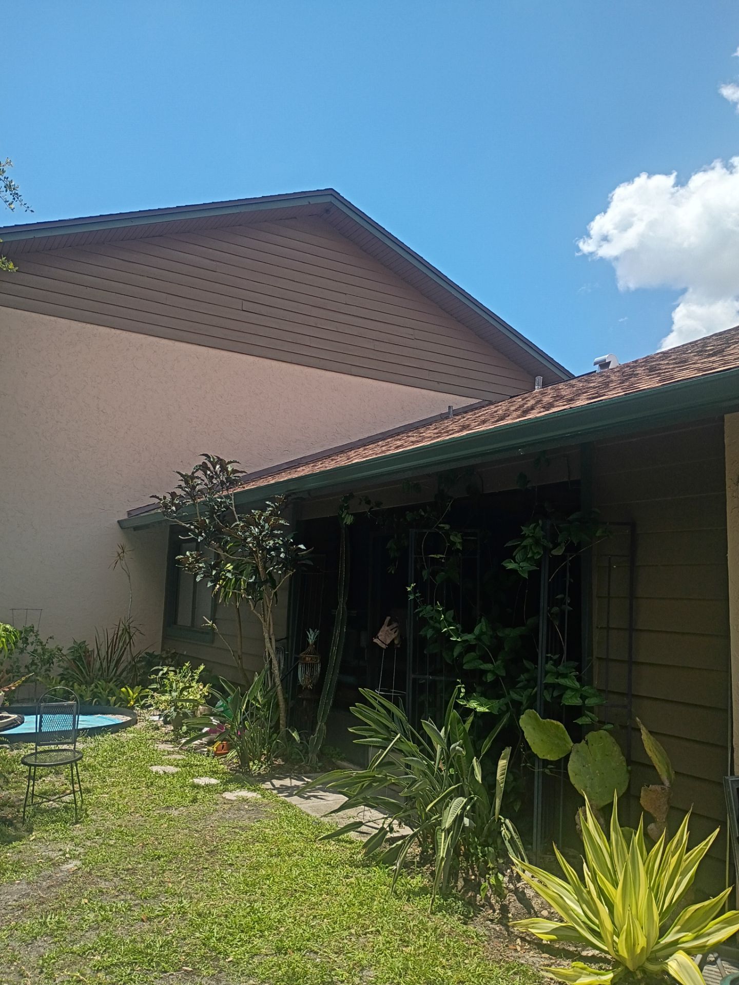 Leaf Guard using Gutter Guards & 3X4Downspoutsts in Sarasota FL by Gutter Professors