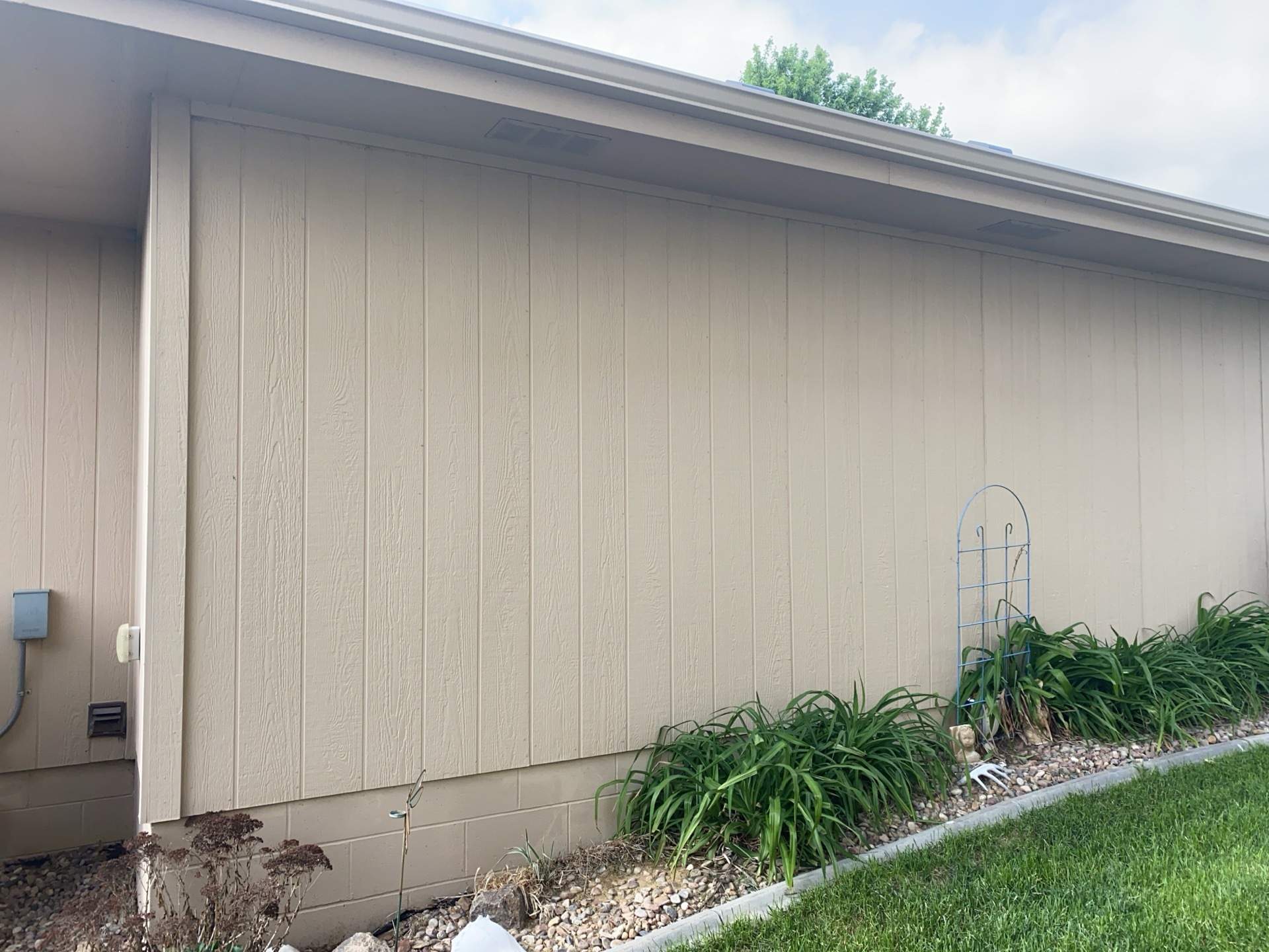 James Hardie Siding Replacement and Exterior Painting in Bellevue by Carps Complete Exteriors