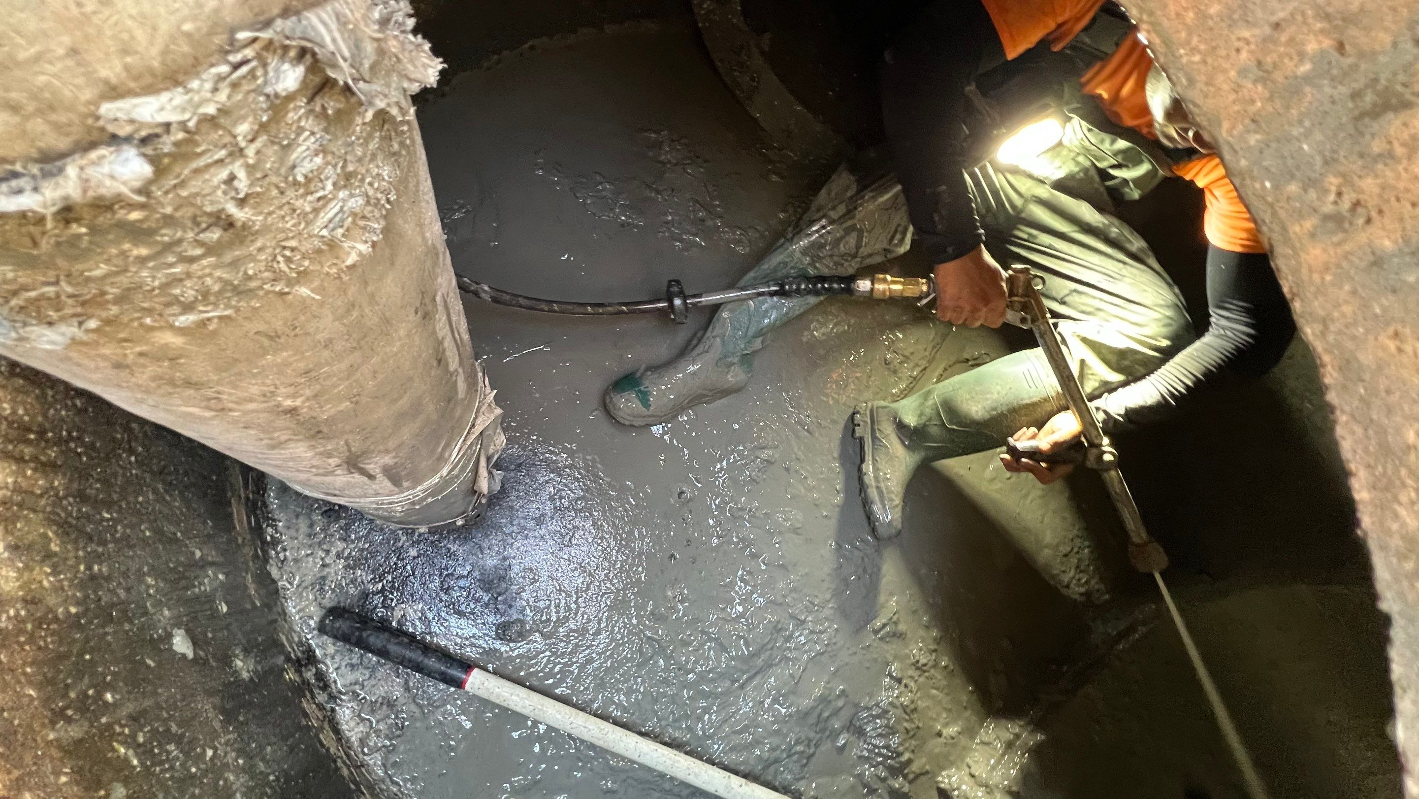 Condo Parking Garage Cleanup and Stormwater System Maintenance by APS Power & Water