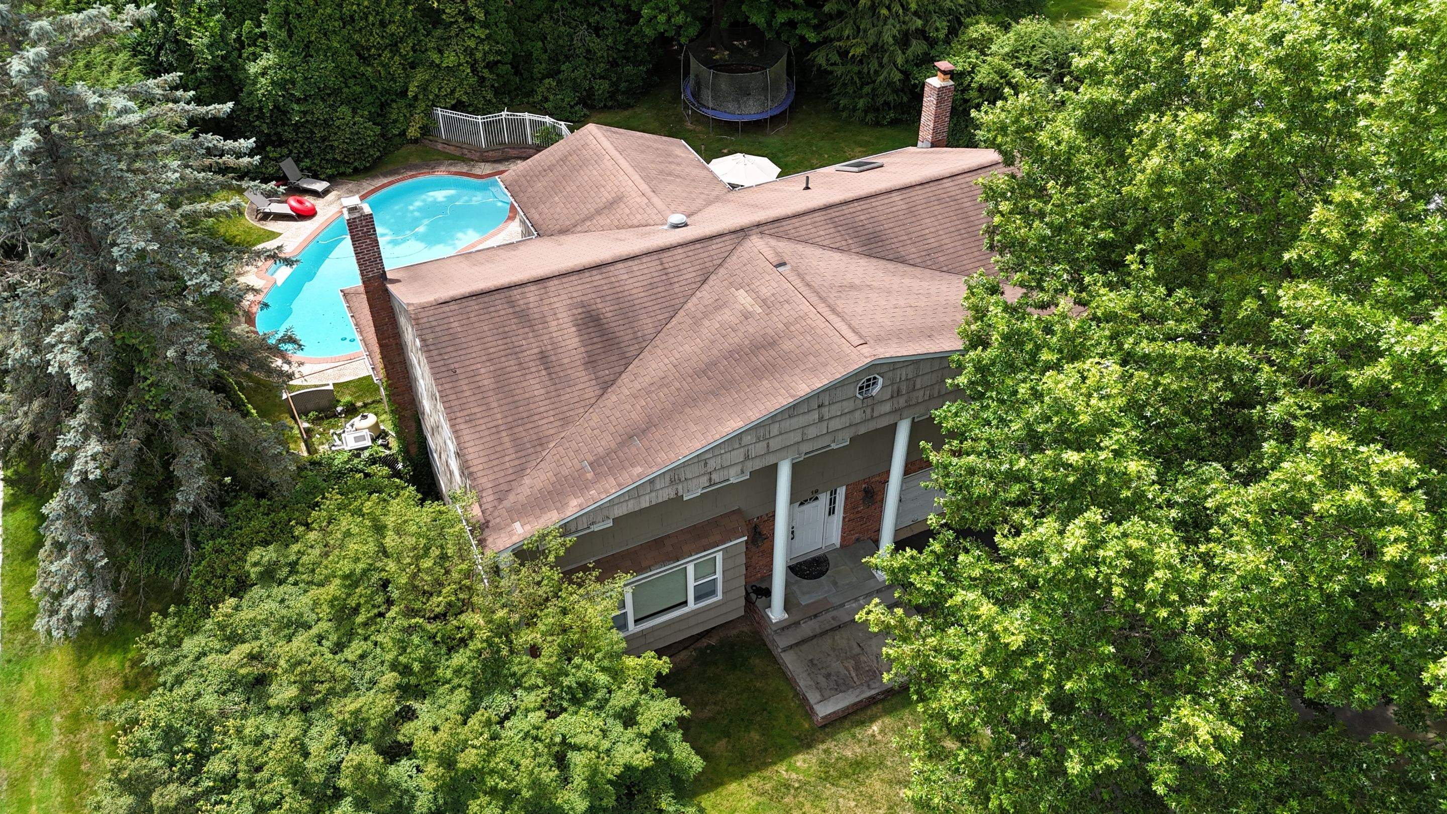 Project in White Plains by The Energy Efficient Roofer & George's Seamless Gutters