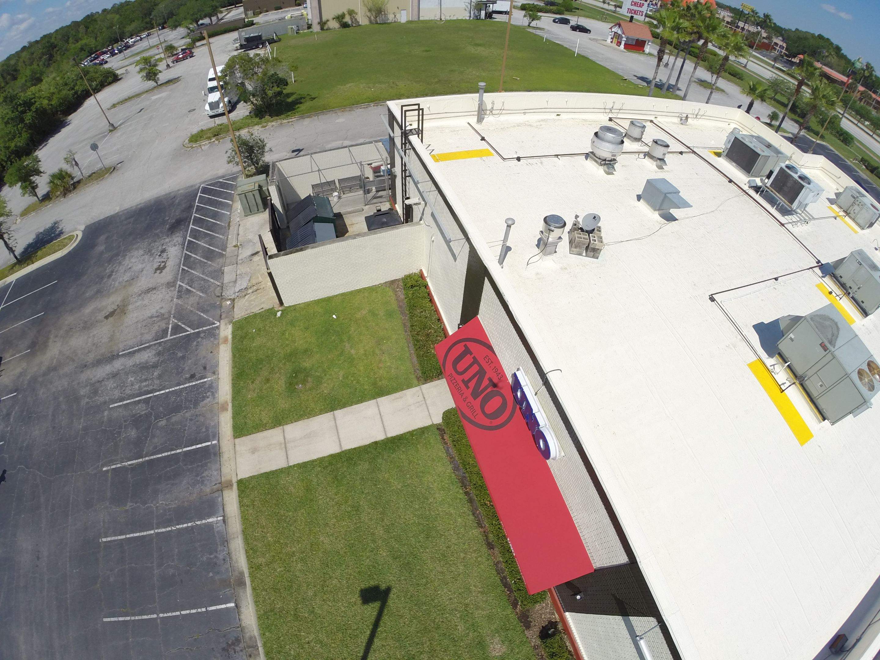 Uno's Pizza: Fiber Tite w/ Recovery board by Gold Key Roofing