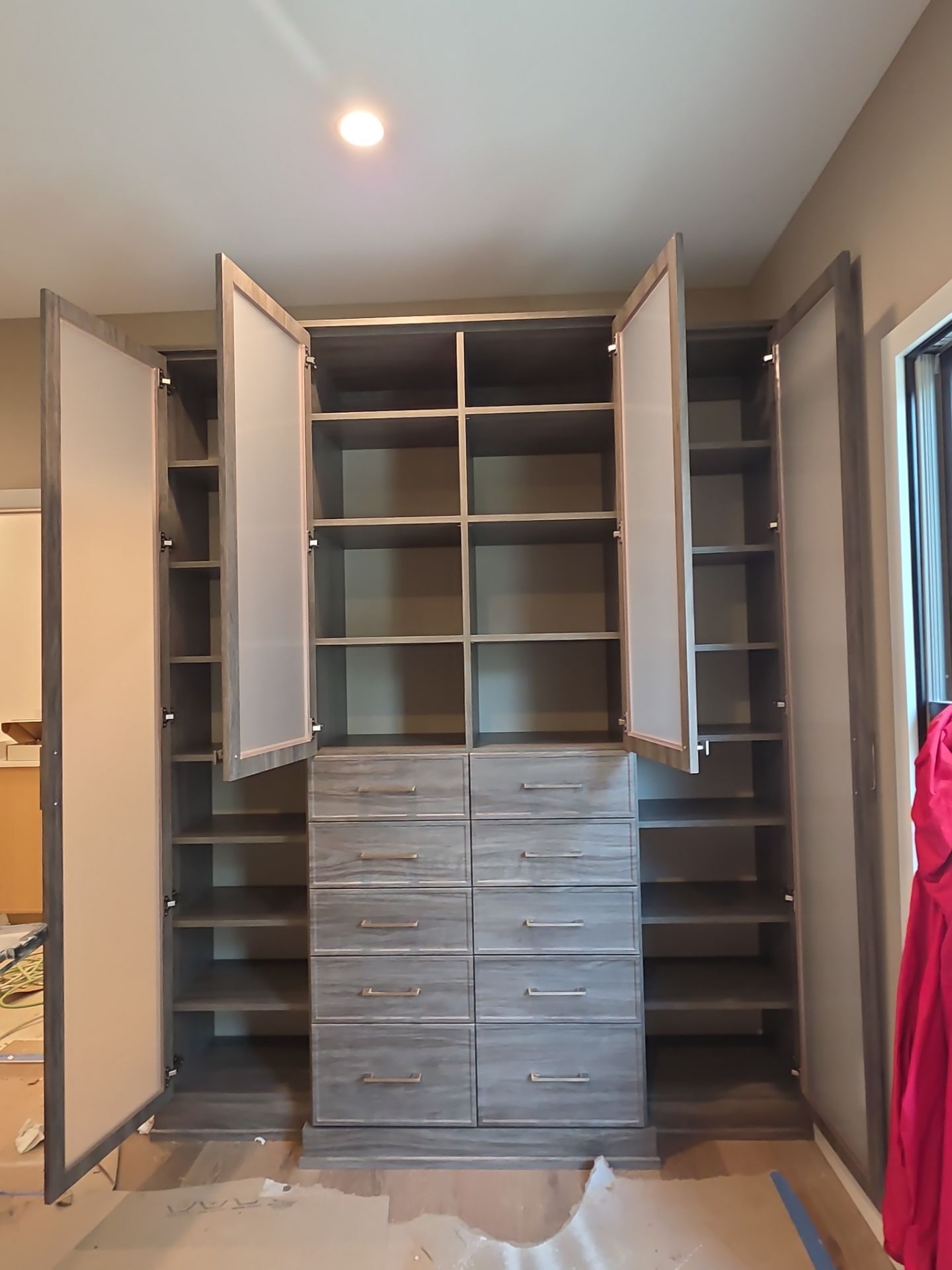 Custom Closets, Pantry by Innovative Spaces / Innovative Concrete Coatings