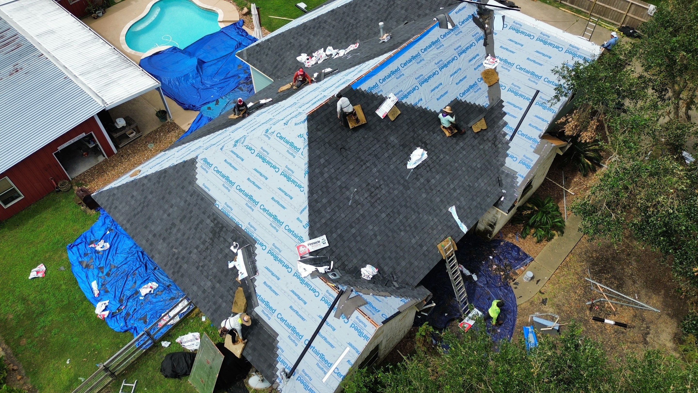 Mont Belvieu Roof Installation using Atlas Pinnacle Pristine by Modern BYLT Roofing & Construction