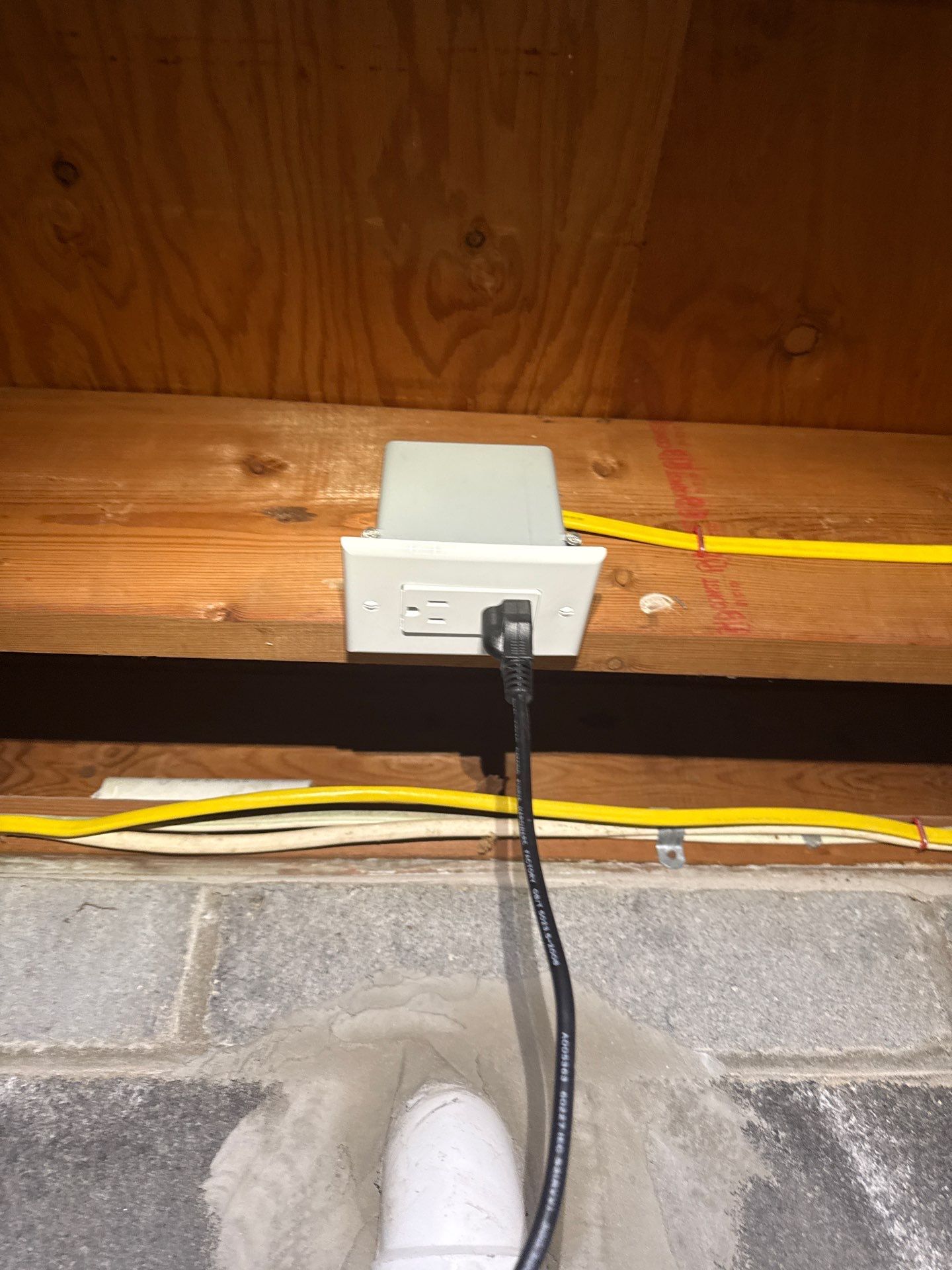 Garage Coach Light & Crawlspace Outlet Install by Spartan Home Pros
