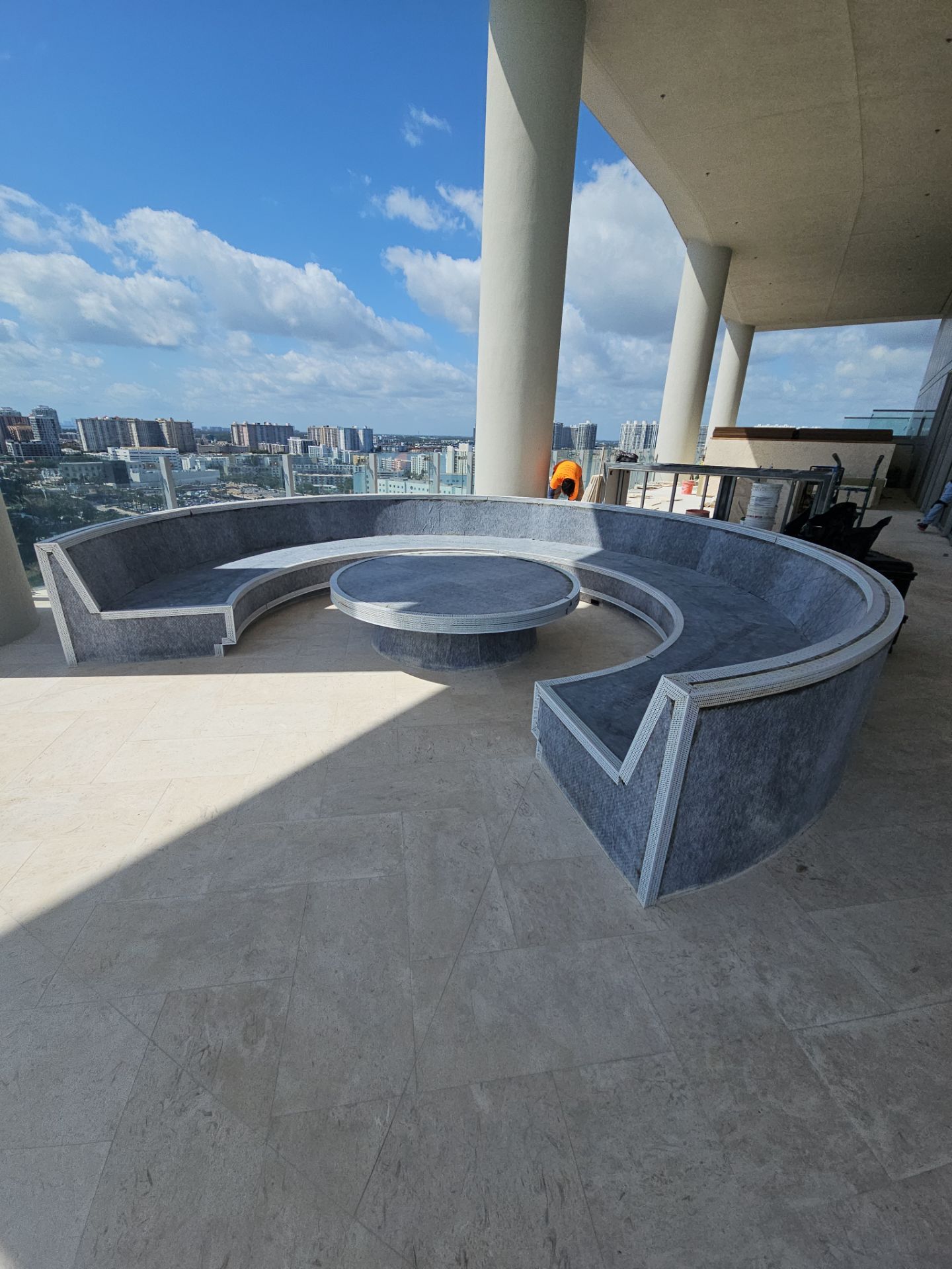 Microtopping over Furniture by Seamless Surfaces