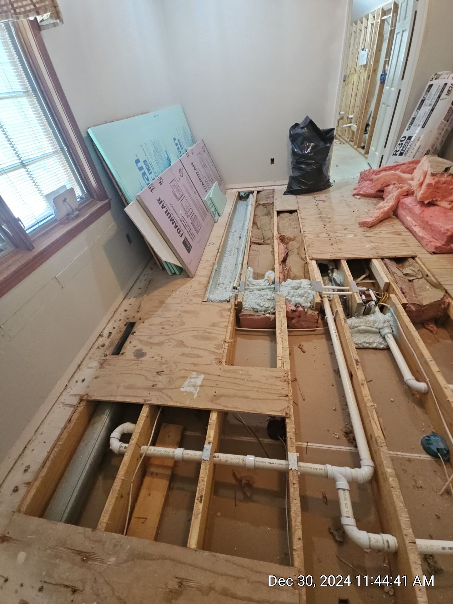 Bathroom Addition using close cell spray foam by M.Y INSULATION LLC