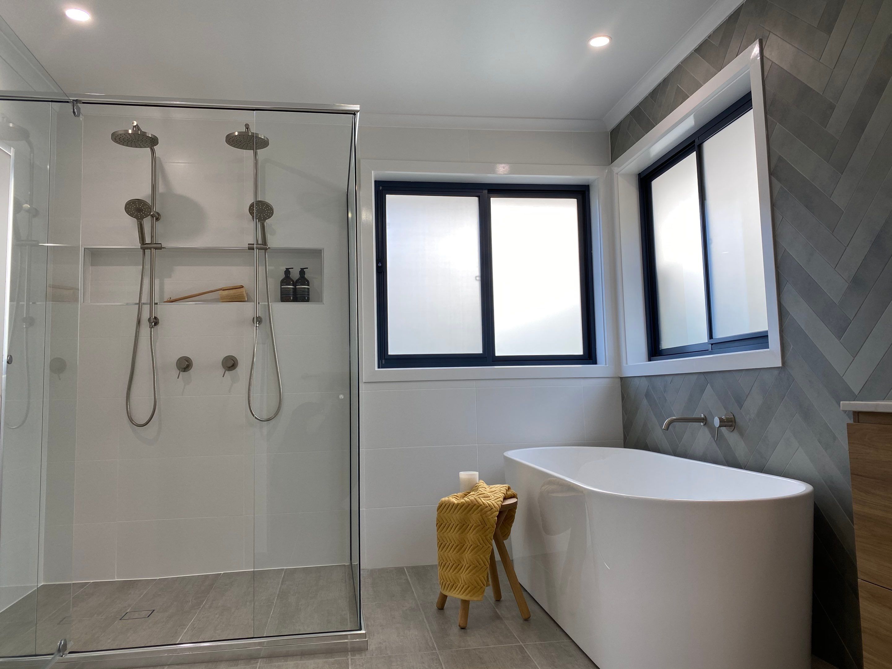 Large Ensuite Renovation by Re-seal Bathrooms