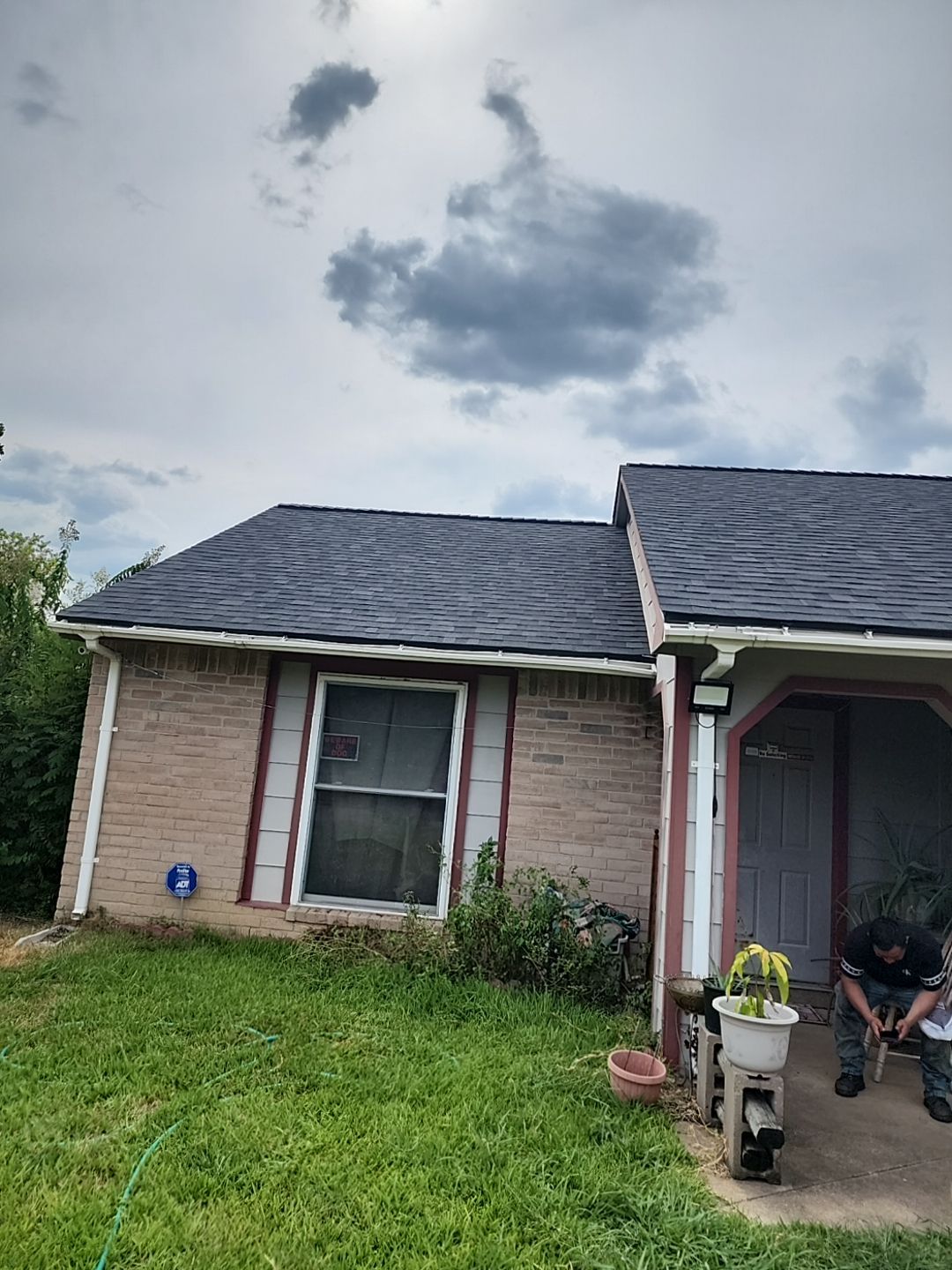 Residential Roofing Installation using Owen's Corning Duration (Lifetime) Shingles by Roof Repair Company