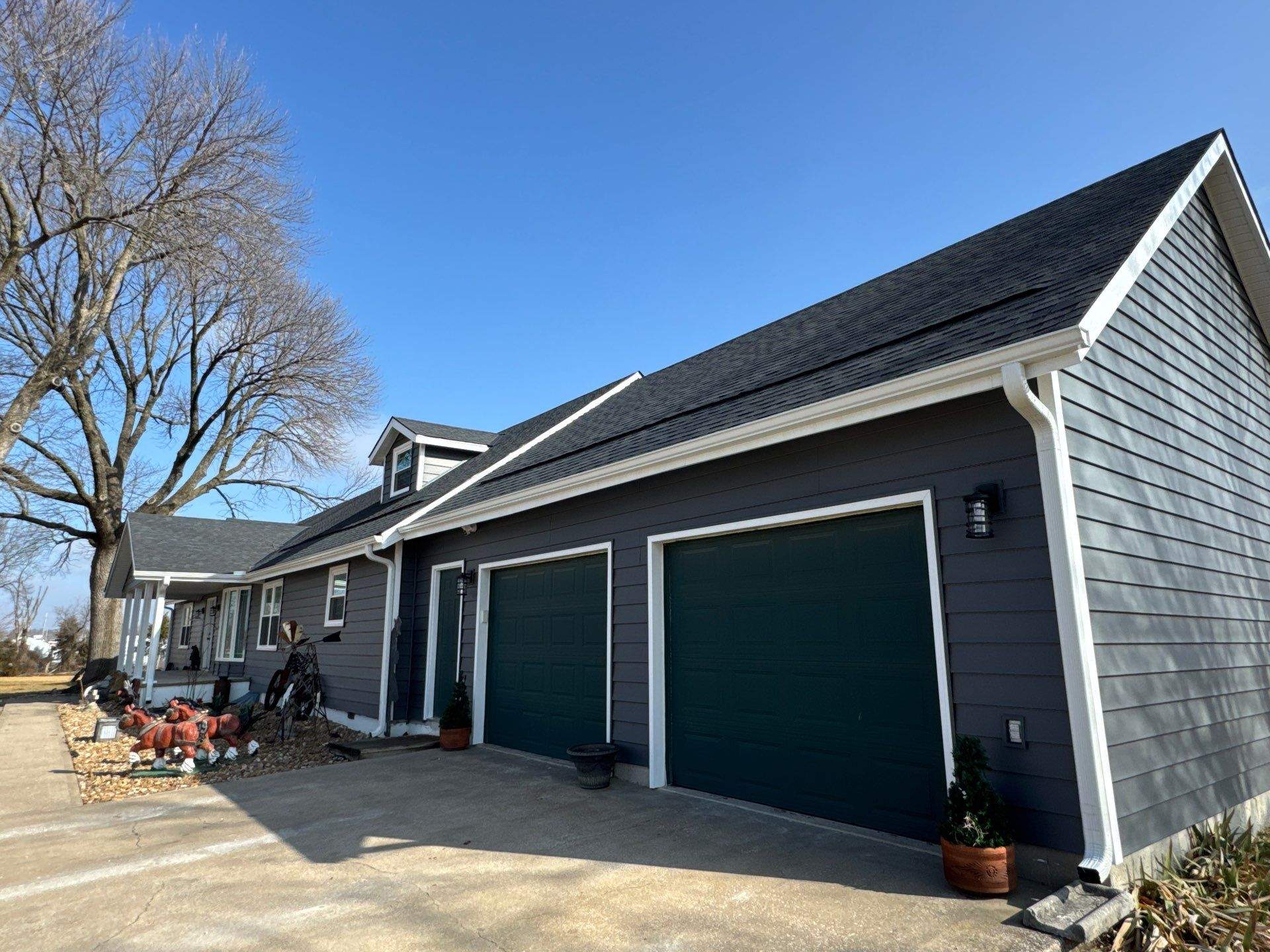 Siding Installation using Craneboard D7 by EEC Windows, Siding & Roofing