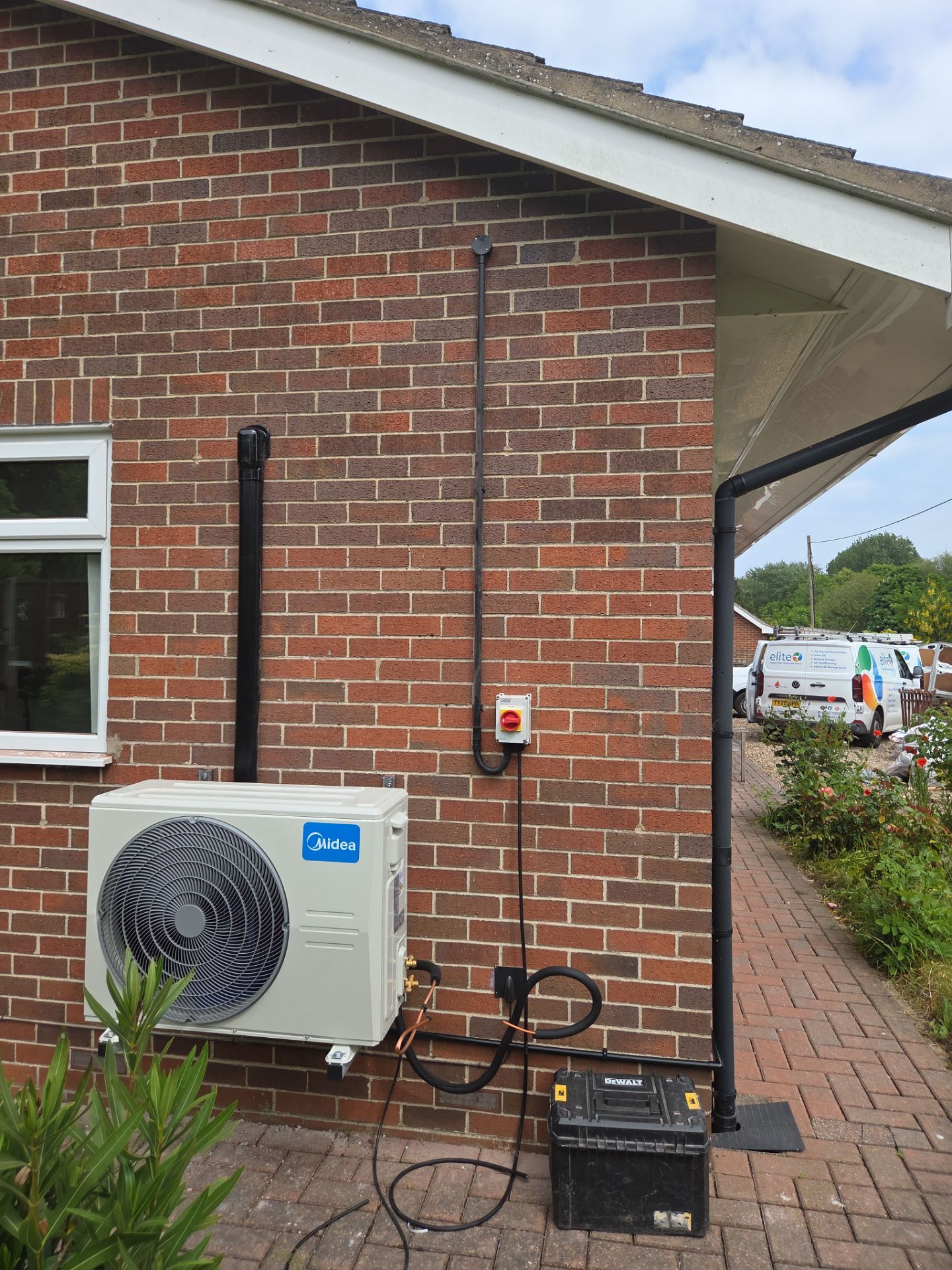 π₯ Multi-Split Air Conditioning Installation Completed in Great Hatfield! βοΈ by Elite Services Group Ltd
