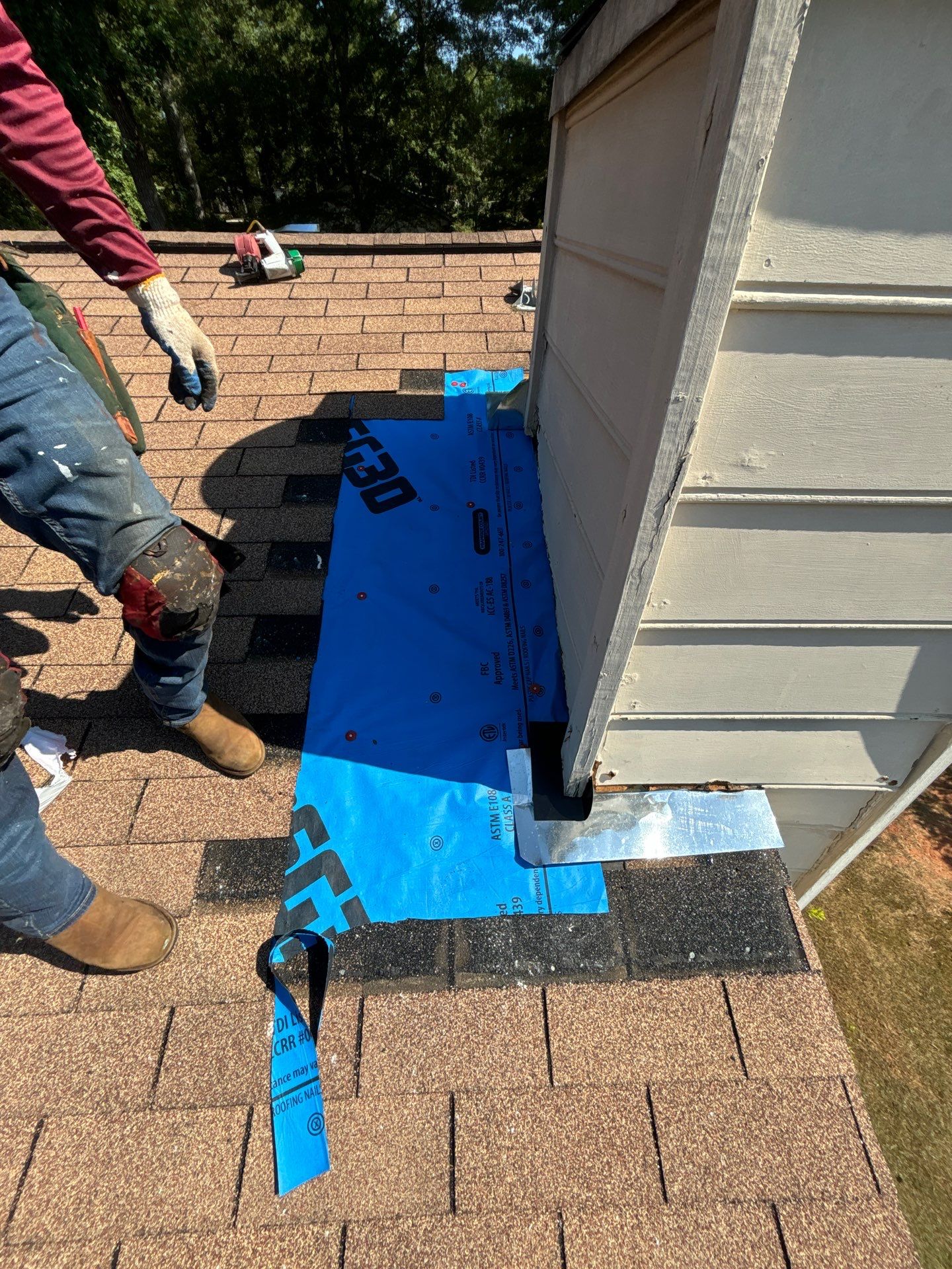 Missing Step flashings by Deerfield Roofing LLC