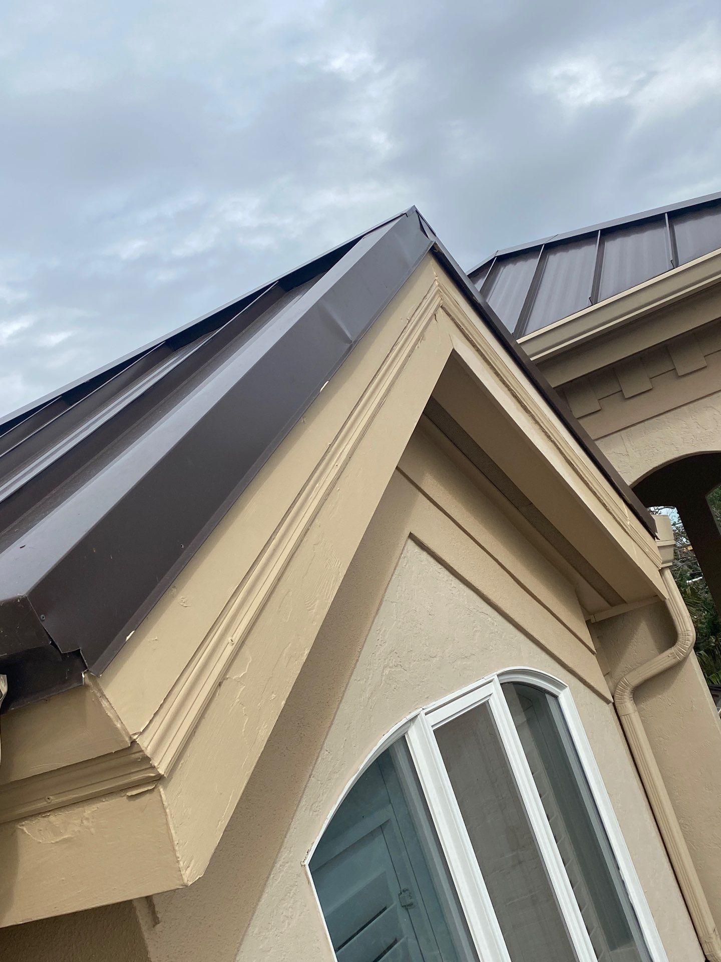 Seamless Gutters in Sarasota FL by Gutter Professors