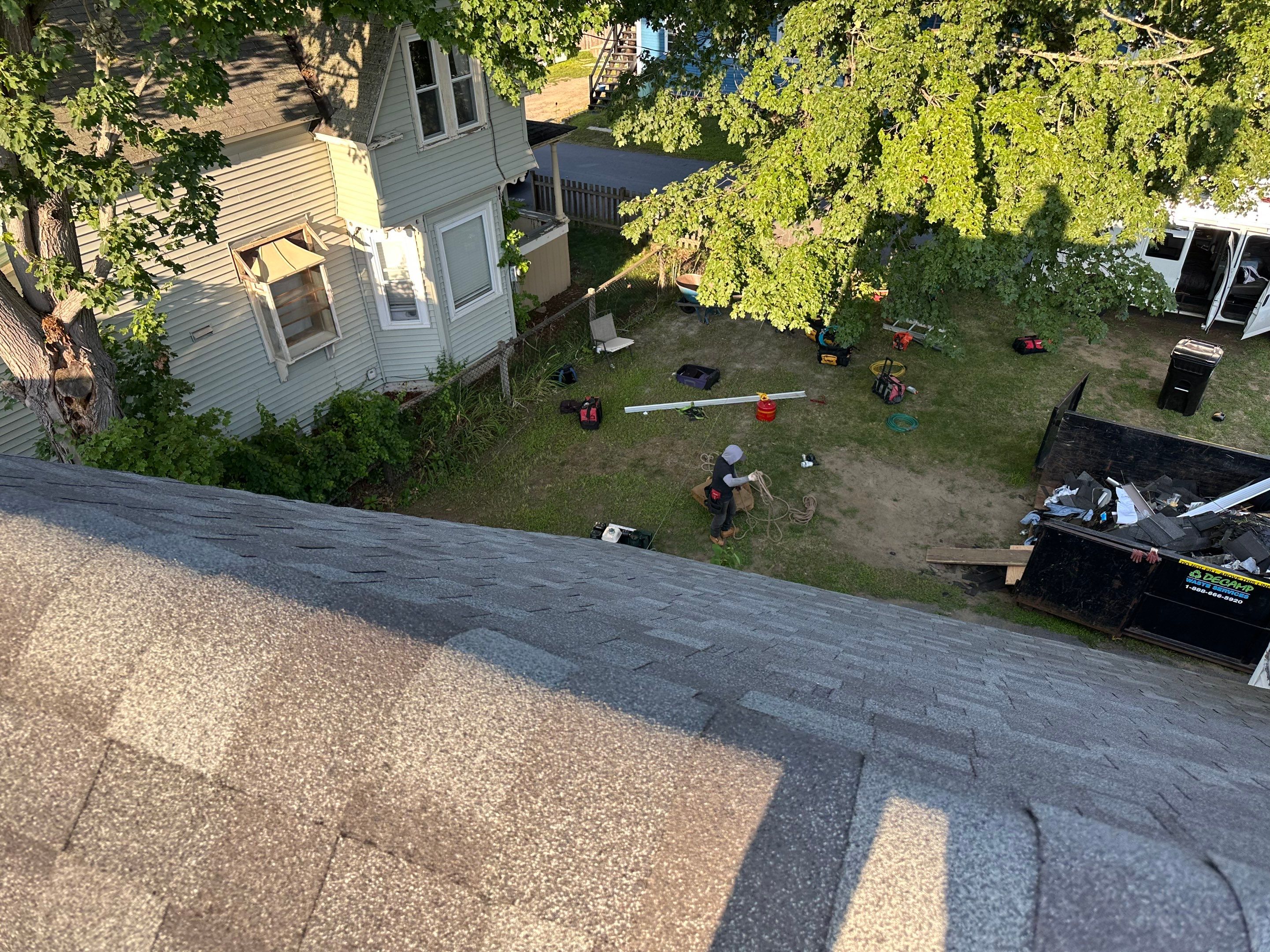 π‘ Another happy homeowner in Claremont, NH! πͺ by Tall pine roofing