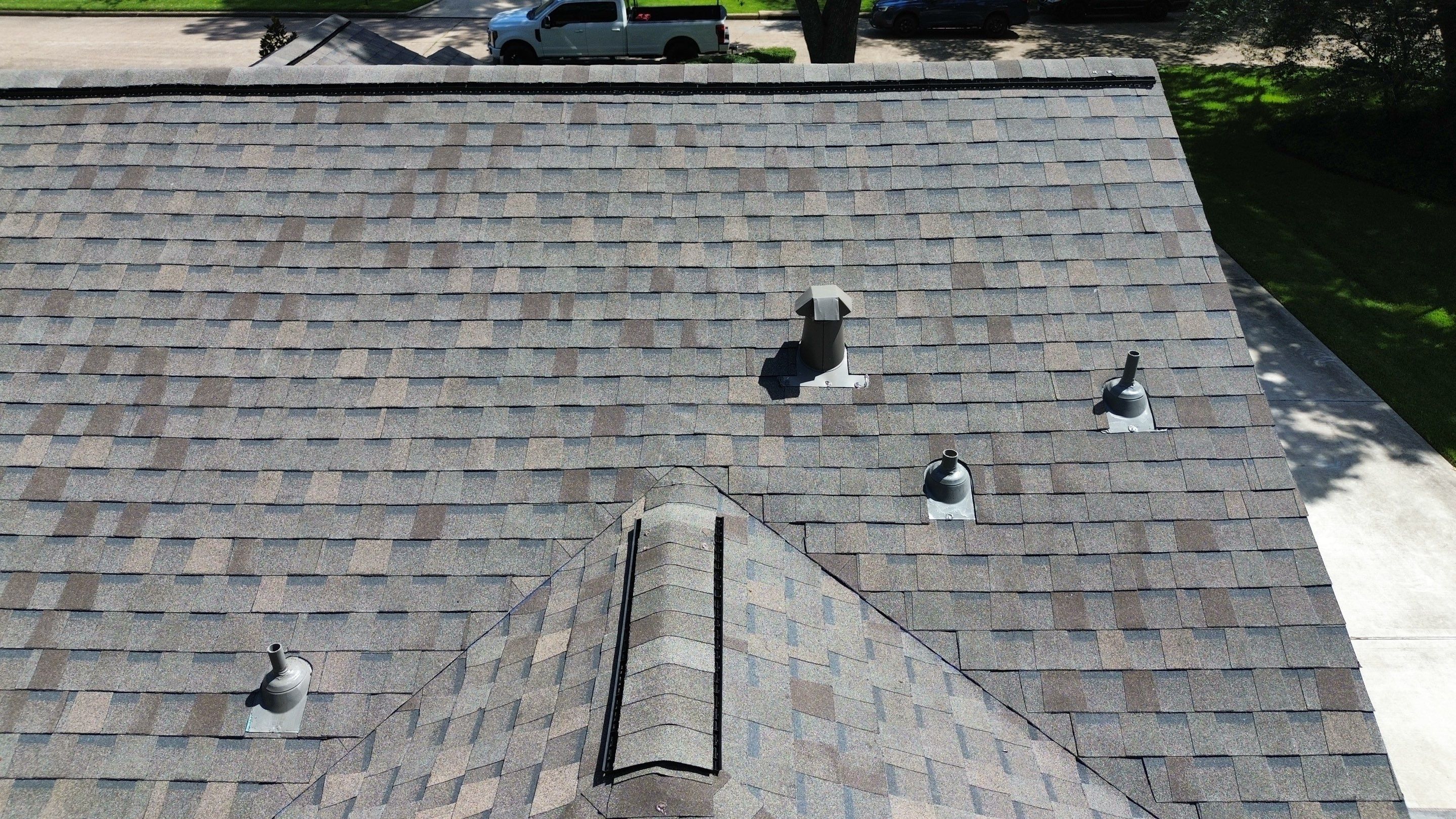 Kingwood Roof Installation using Atlas Pinnacle Pristine by Modern BYLT Roofing & Construction