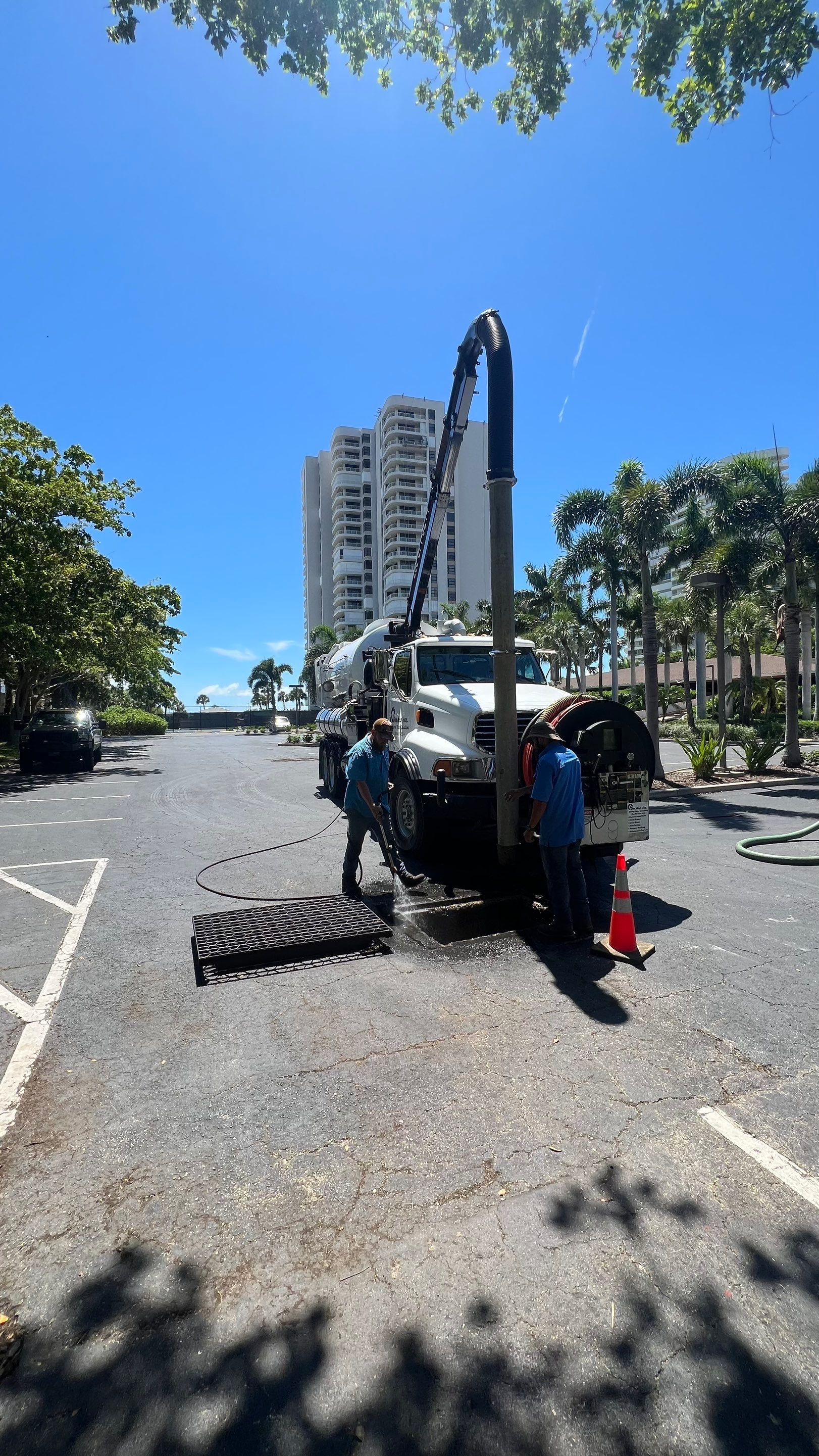 Marco Island Condo Stormwater System Maintenance and Standing Water Removal by APS Power & Water