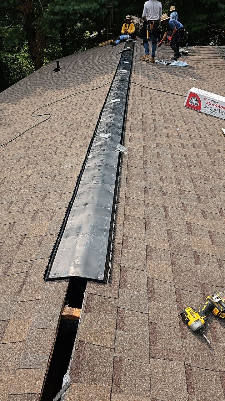 ATLAS PINNACLE COLOR: HEATHERBLEND by Eagle Eye Roofing