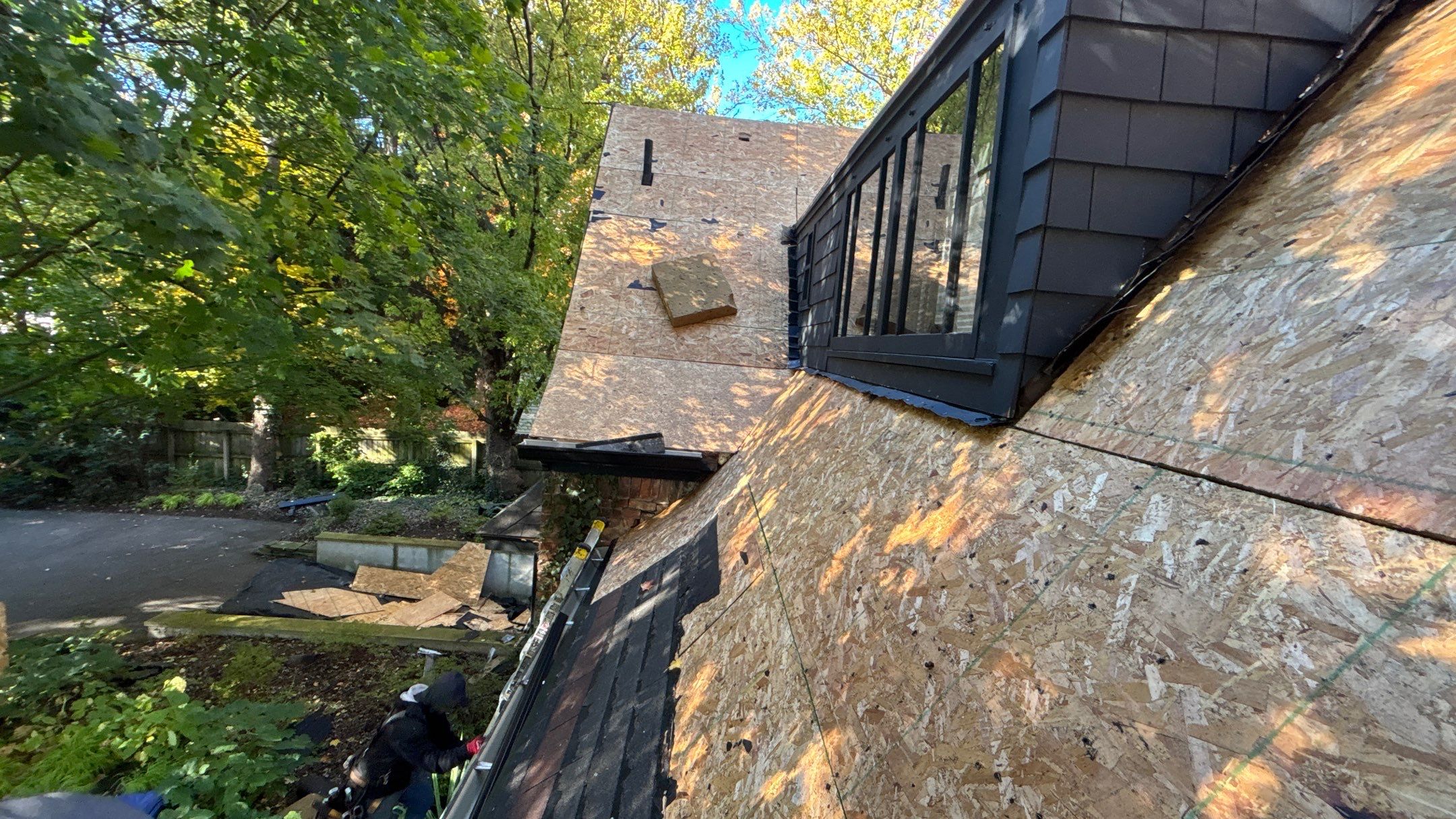 Roof Replacement using Owens Corning Onyx Black by 180 Contractors