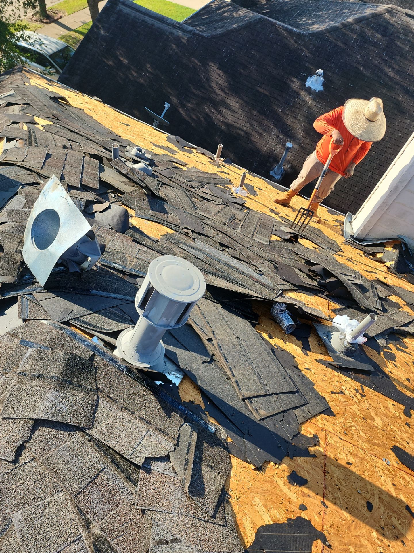 Residential Roofing Installation using Owen's Corning Duration (Lifetime) Shingles by Roof Repair Company
