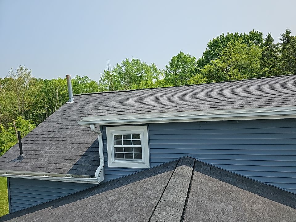 ATLAS PINNACLE COLOR: PRISTINE BLACK by Eagle Eye Roofing