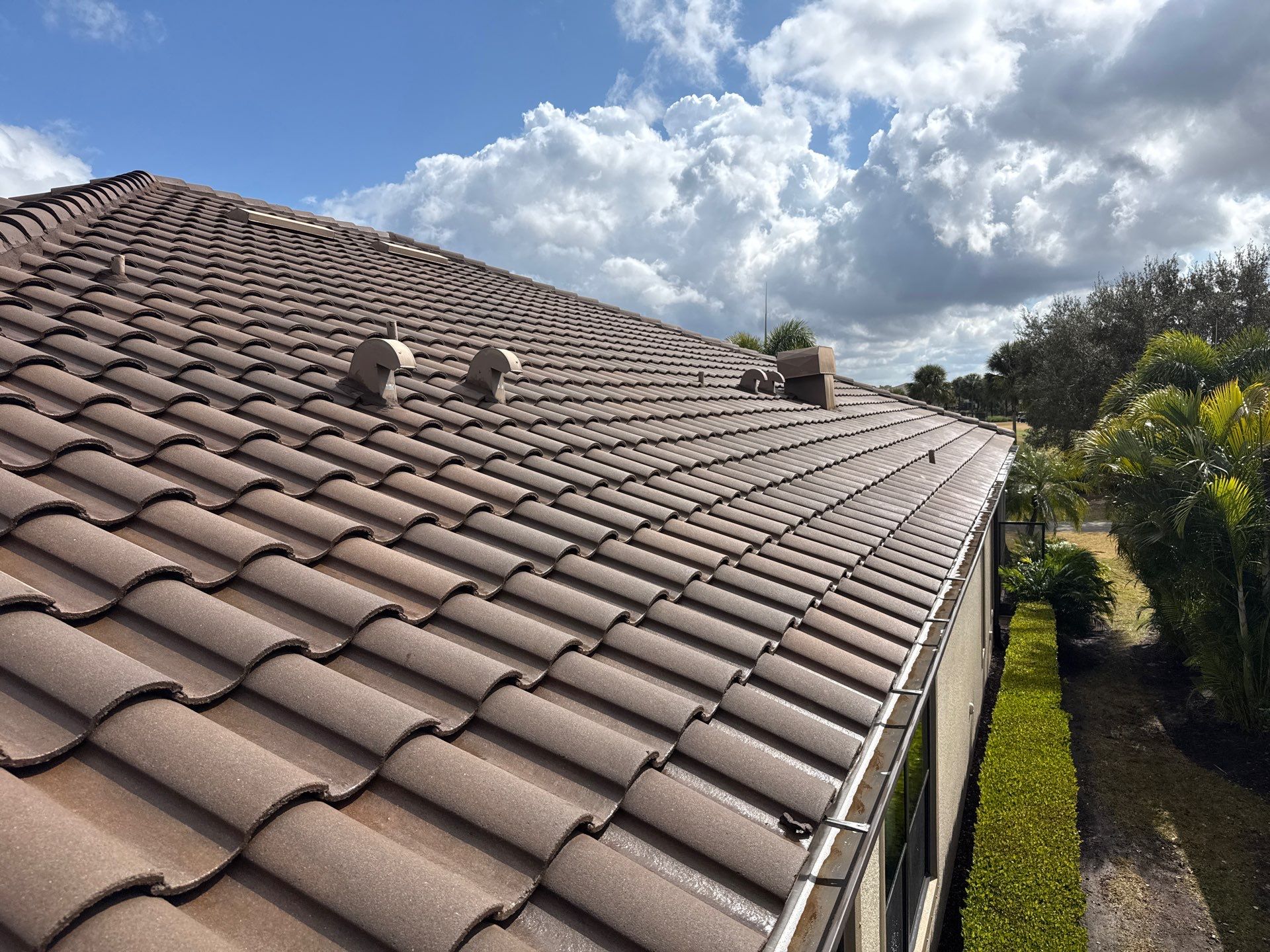 Barrel Tile Roof Cleaning – Lakewood Ranch, FL by Sunshine AquaWash