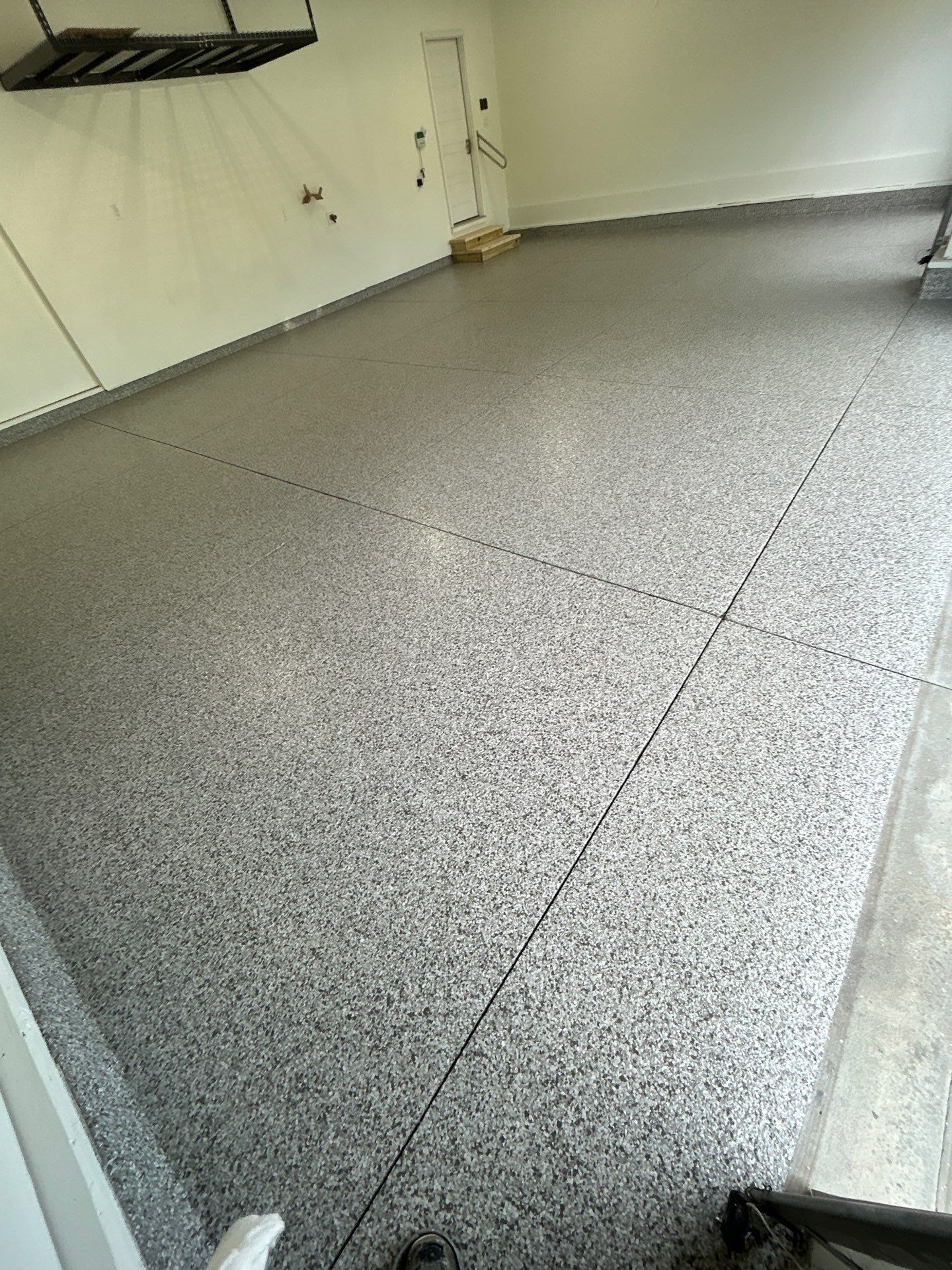 Dovetail  by Granite Garage Floors
