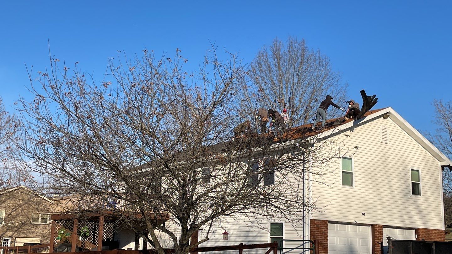 Residential Roofing Installation using Owens Corning Oakridge Roofing System by Undersun Roofing 